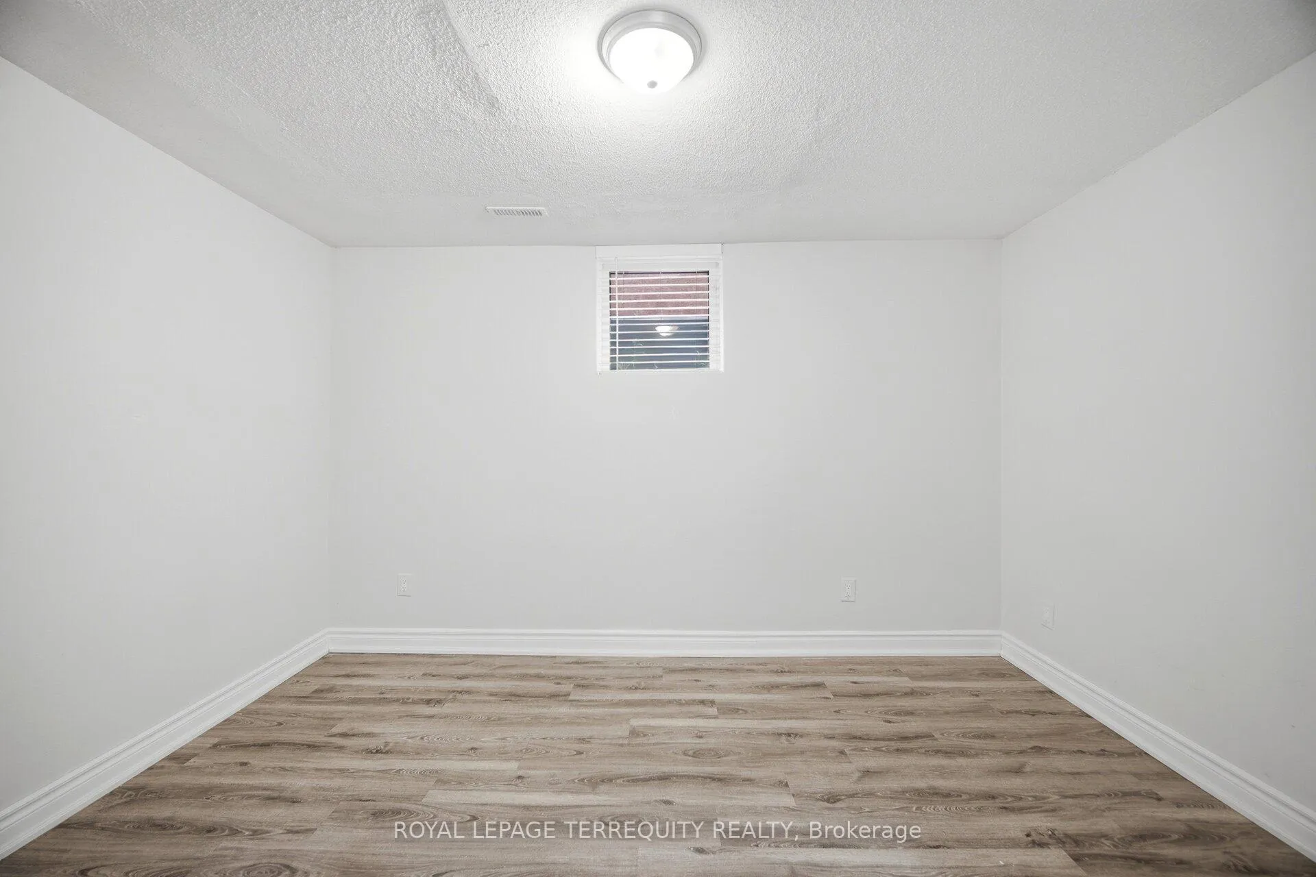 Photo 18 of Unit Lower Level, 28 Pennsylvania Avenue, Brampton, Fletcher's Creek South — HOMEH