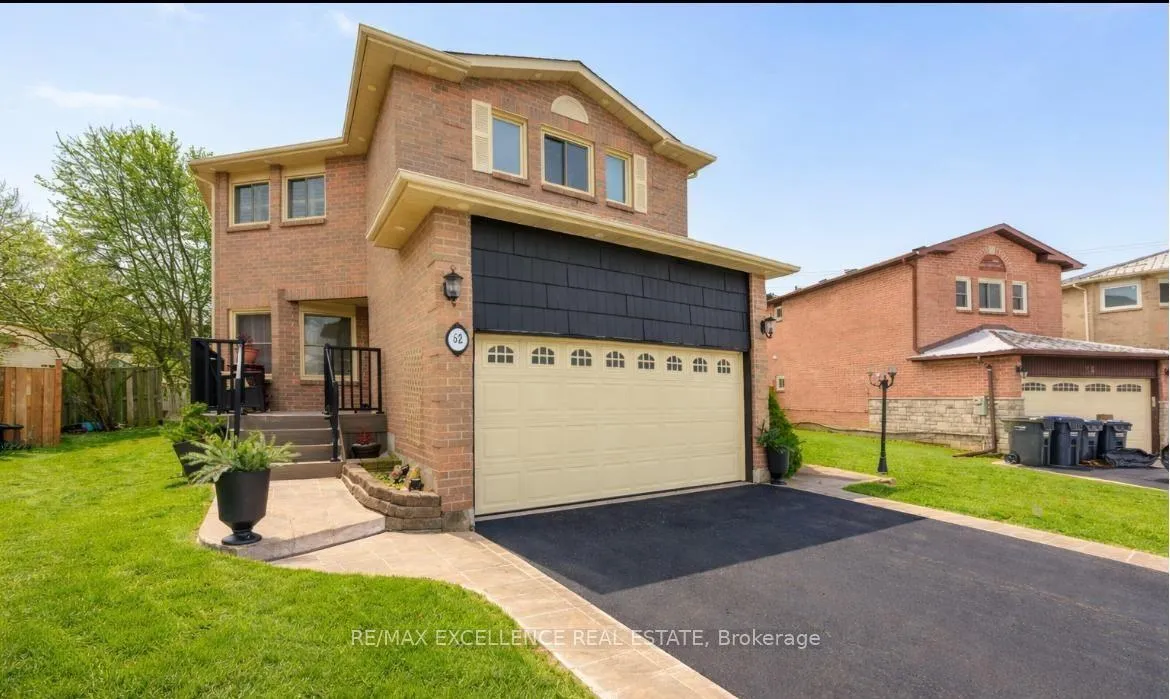 Photo 2 of 62 Atkins Circle, Brampton, Northwood Park — HOMEH