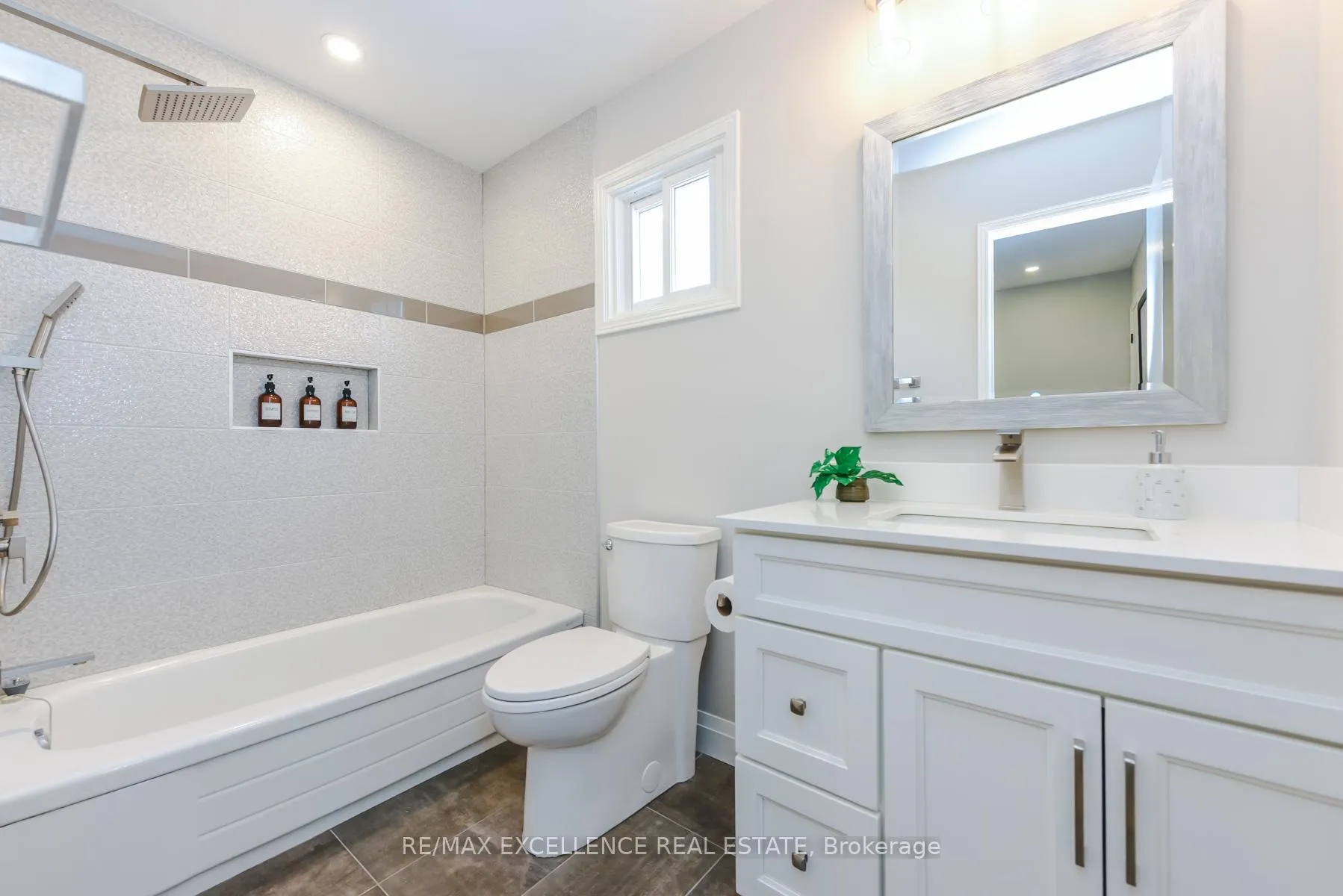Photo 29 of 62 Atkins Circle, Brampton, Northwood Park — HOMEH