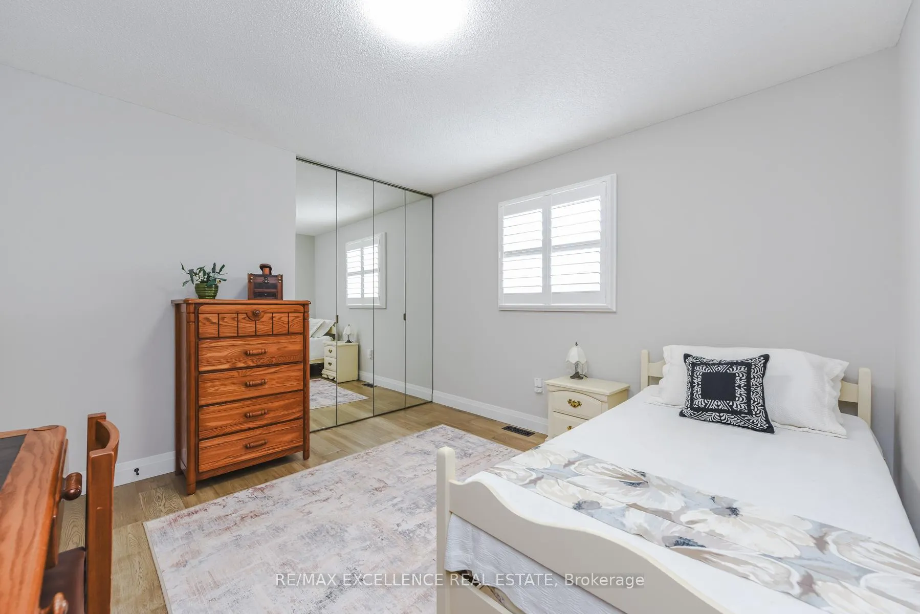 Photo 33 of 62 Atkins Circle, Brampton, Northwood Park — HOMEH