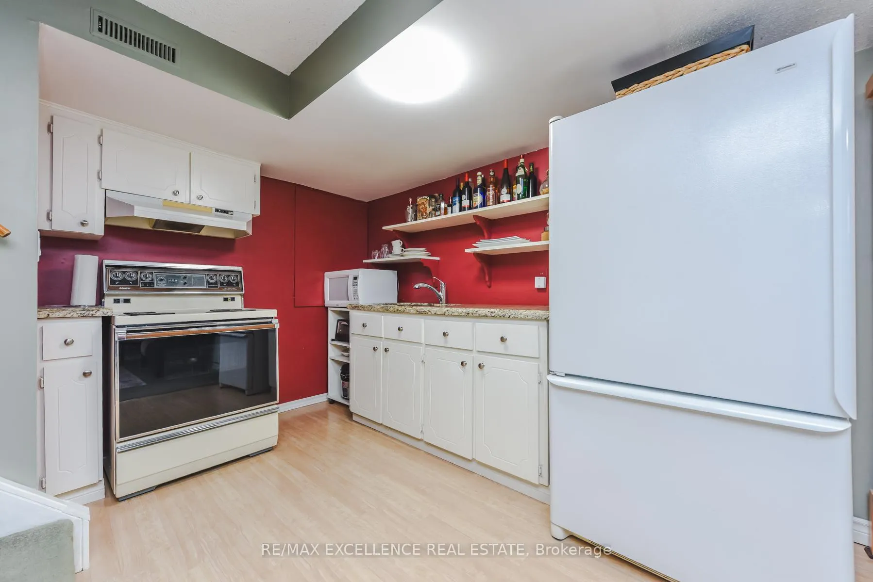 Photo 37 of 62 Atkins Circle, Brampton, Northwood Park — HOMEH