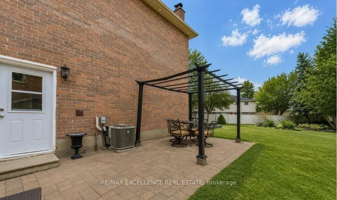 Photo 46 of 62 Atkins Circle, Brampton, Northwood Park — HOMEH