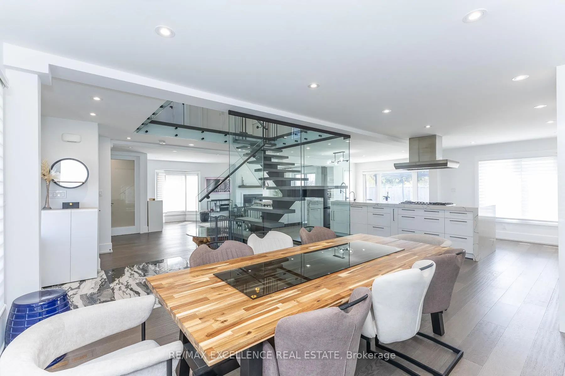 Photo 10 of 2 Pebble Beach Court, Brampton, Northgate — HOMEH