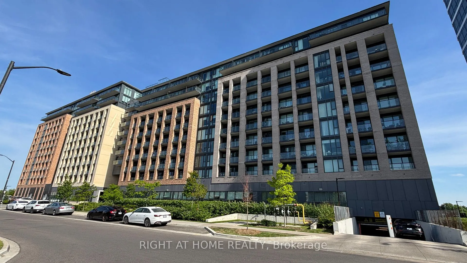 Photo 1 of Unit 311, 100 Eagle Rock Way, Vaughan, Rural Vaughan — HOMEH