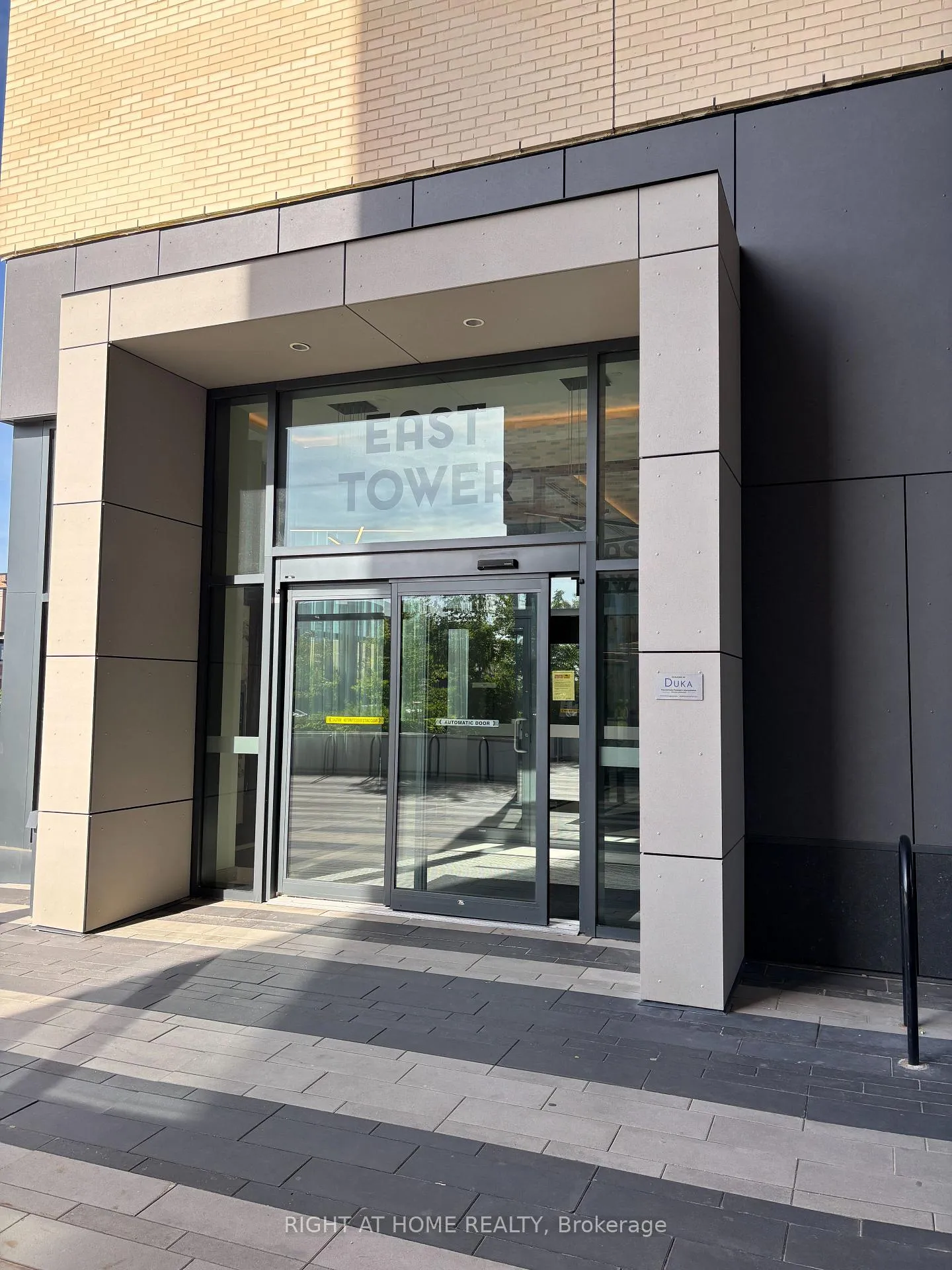 Photo 4 of Unit 311, 100 Eagle Rock Way, Vaughan, Rural Vaughan — HOMEH