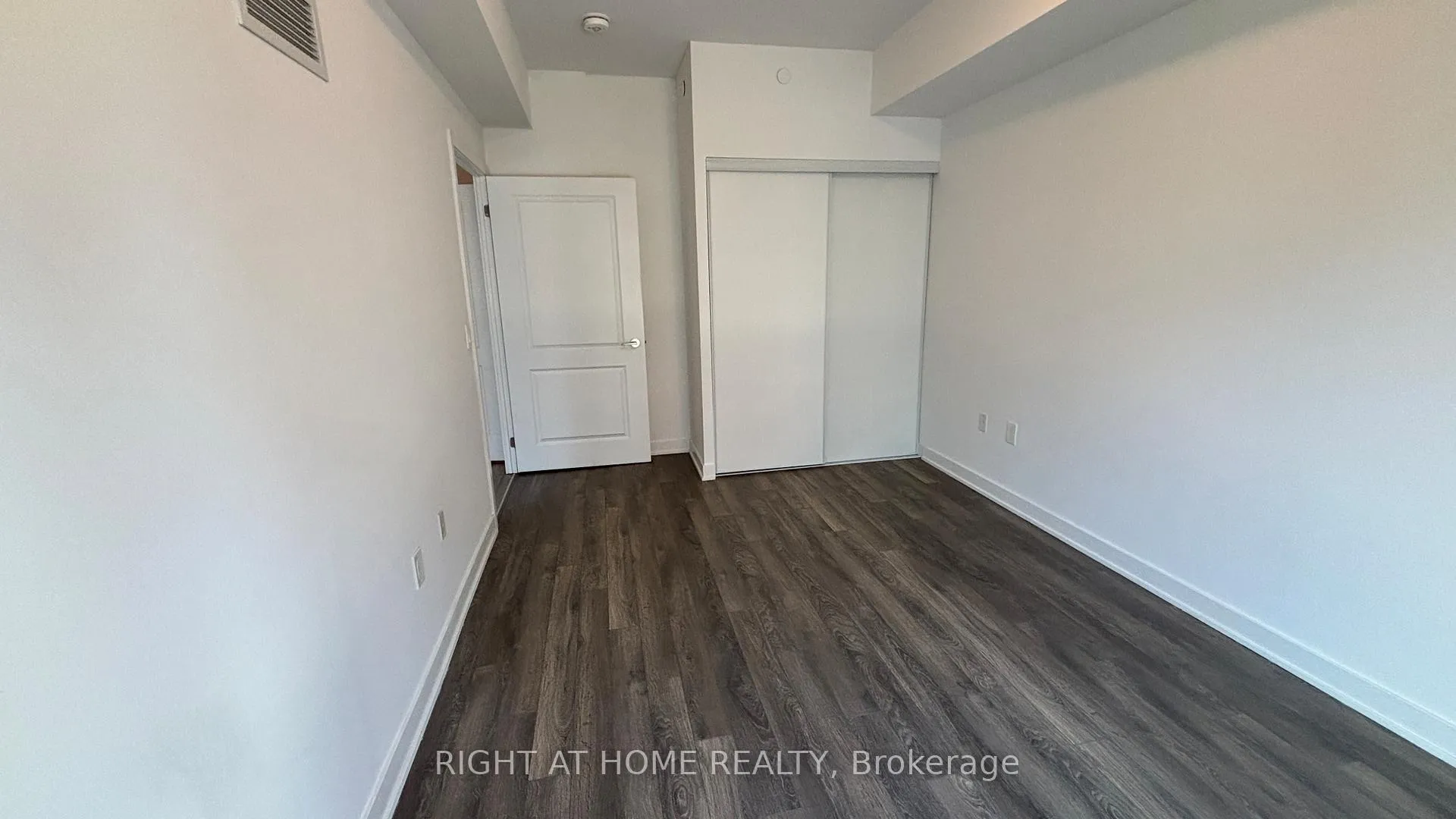 Photo 10 of Unit 311, 100 Eagle Rock Way, Vaughan, Rural Vaughan — HOMEH