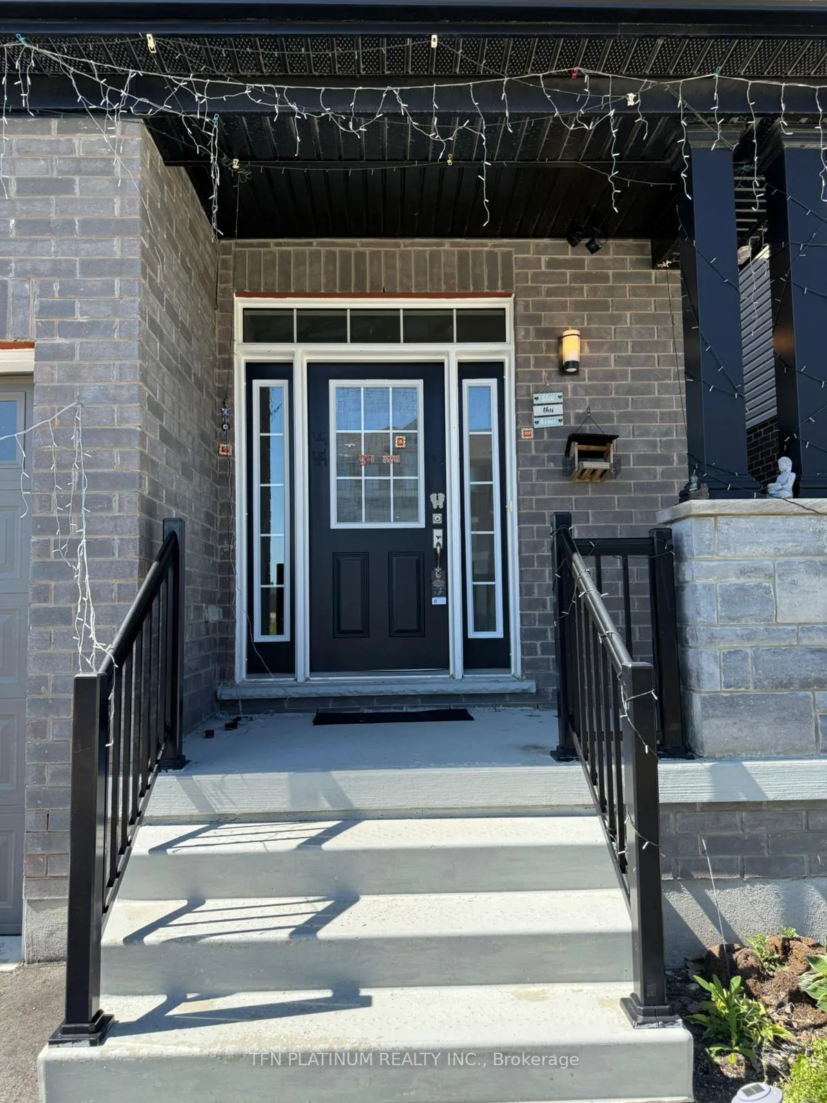 Photo 2 of 103 Monarch Woods Drive, Kitchener — HOMEH