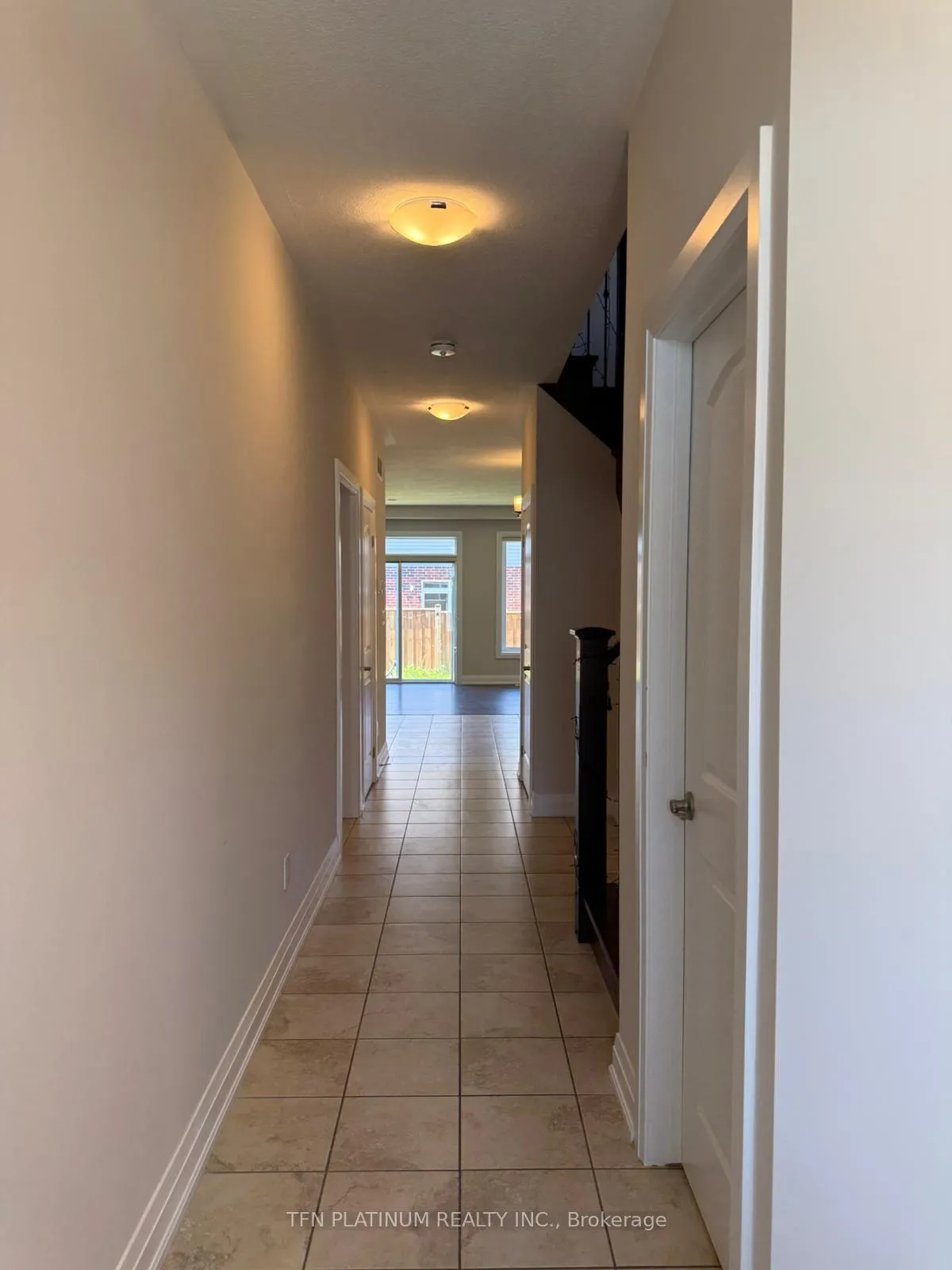 Photo 3 of 103 Monarch Woods Drive, Kitchener — HOMEH