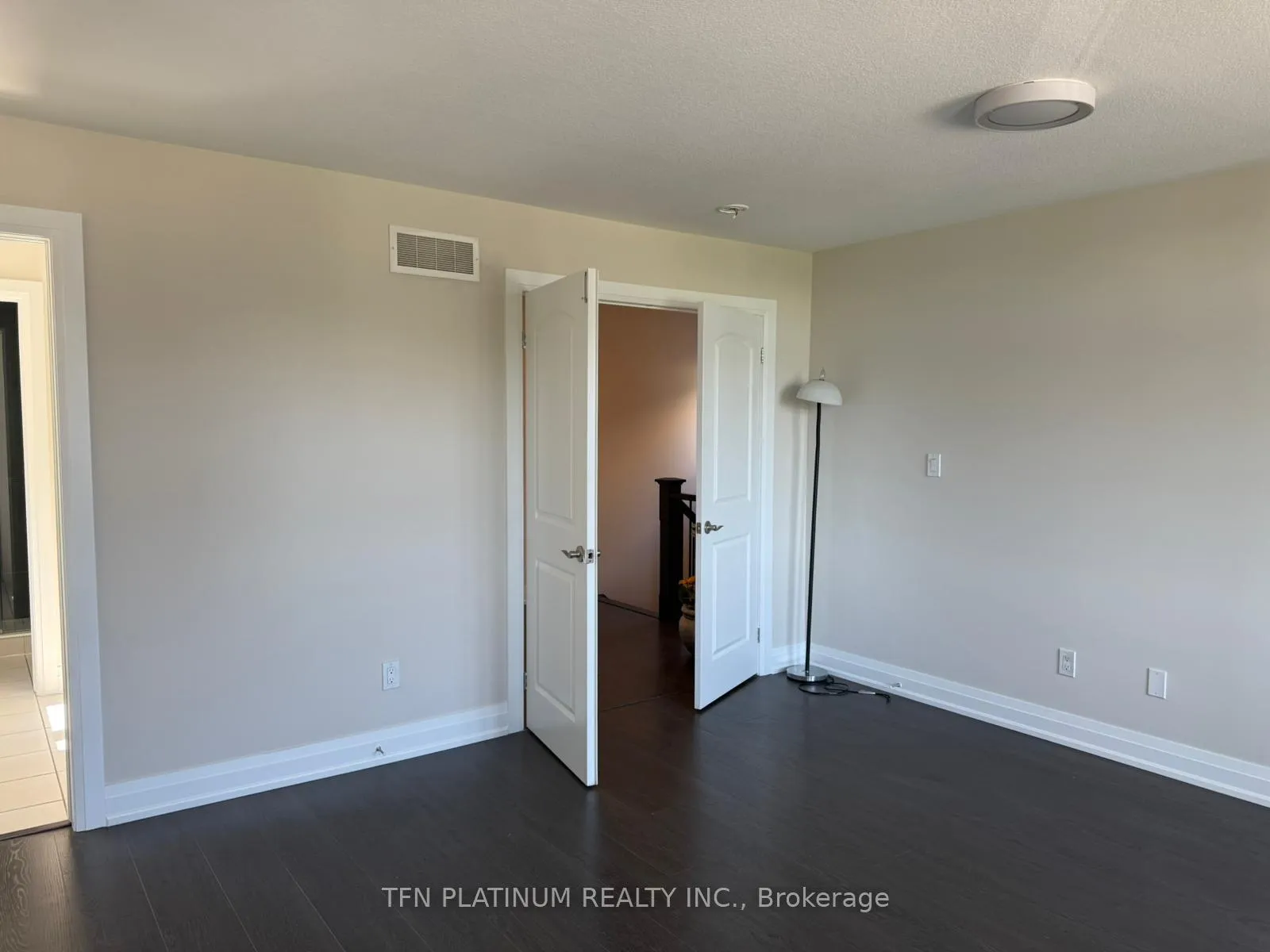 Photo 10 of 103 Monarch Woods Drive, Kitchener — HOMEH