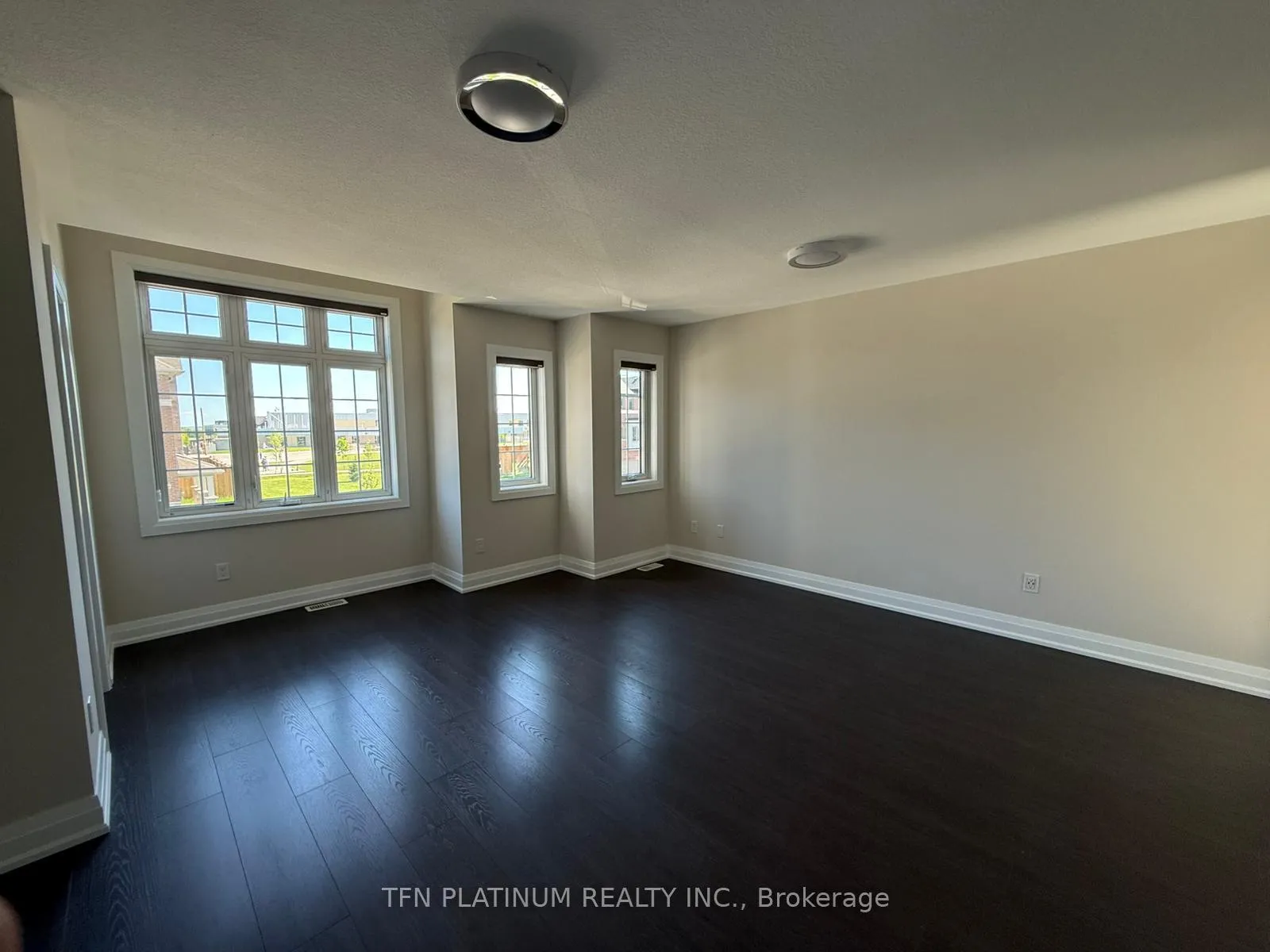 Photo 11 of 103 Monarch Woods Drive, Kitchener — HOMEH