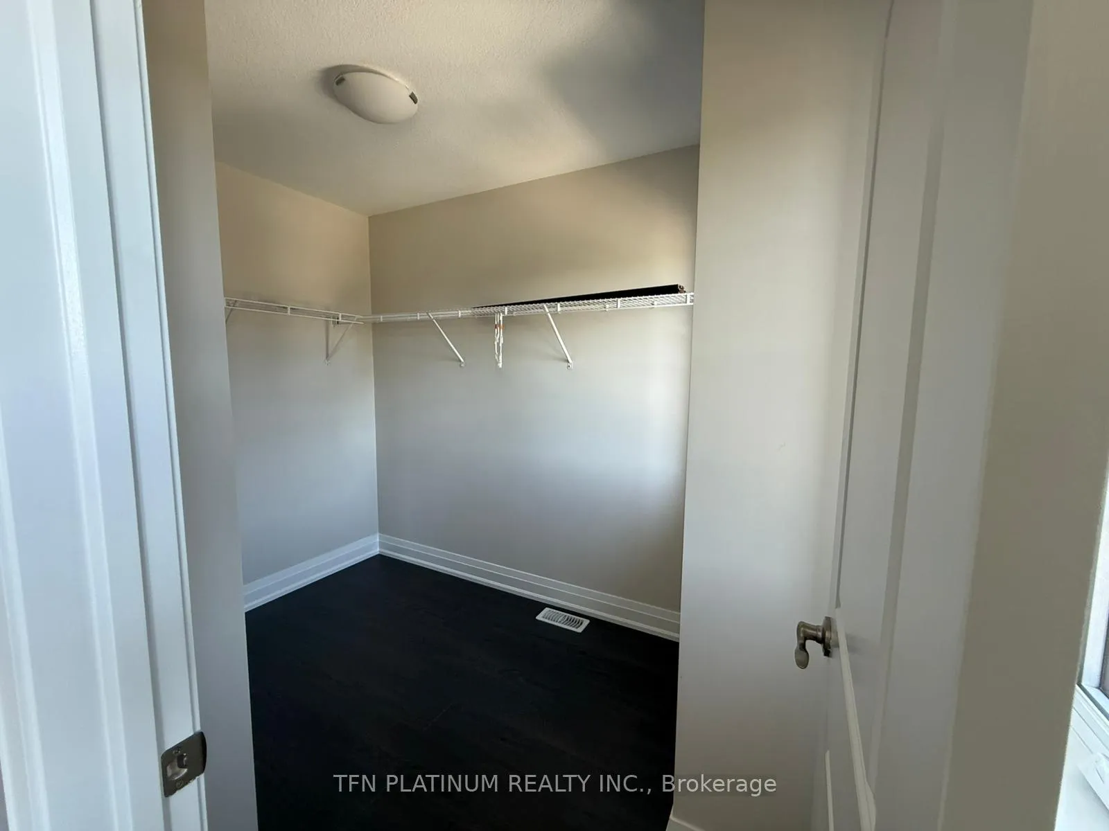 Photo 12 of 103 Monarch Woods Drive, Kitchener — HOMEH