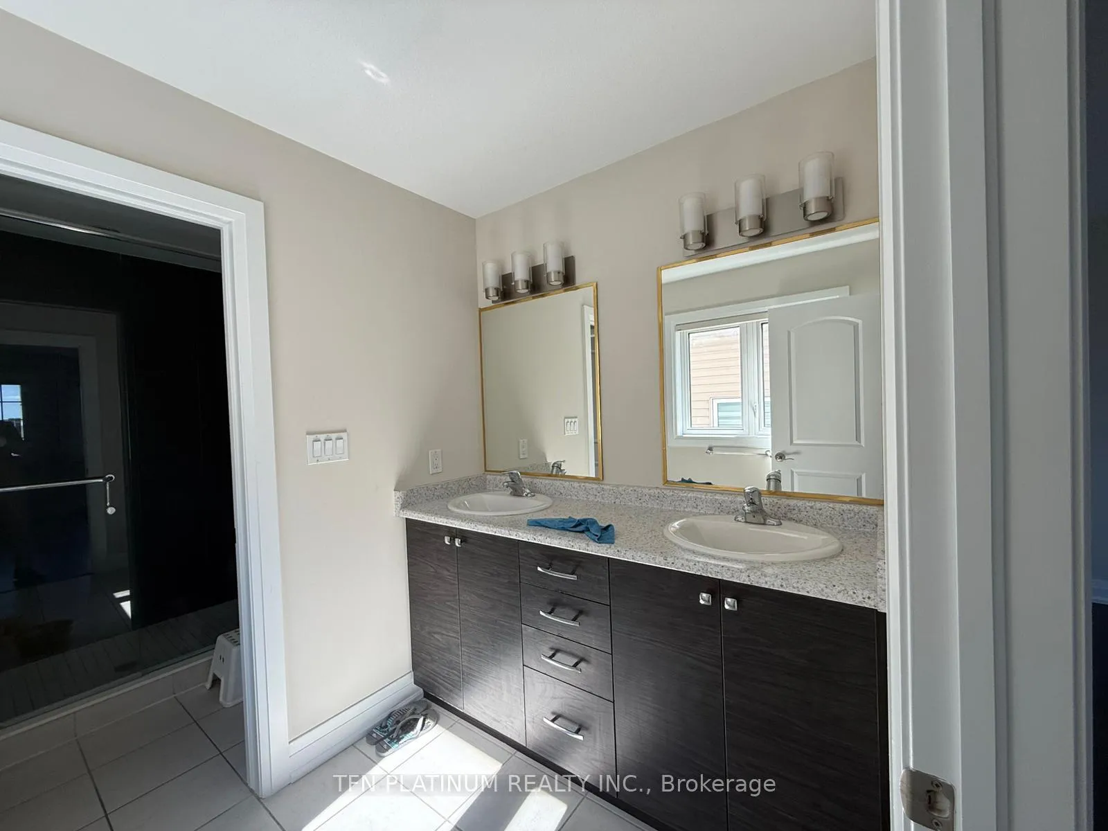 Photo 13 of 103 Monarch Woods Drive, Kitchener — HOMEH
