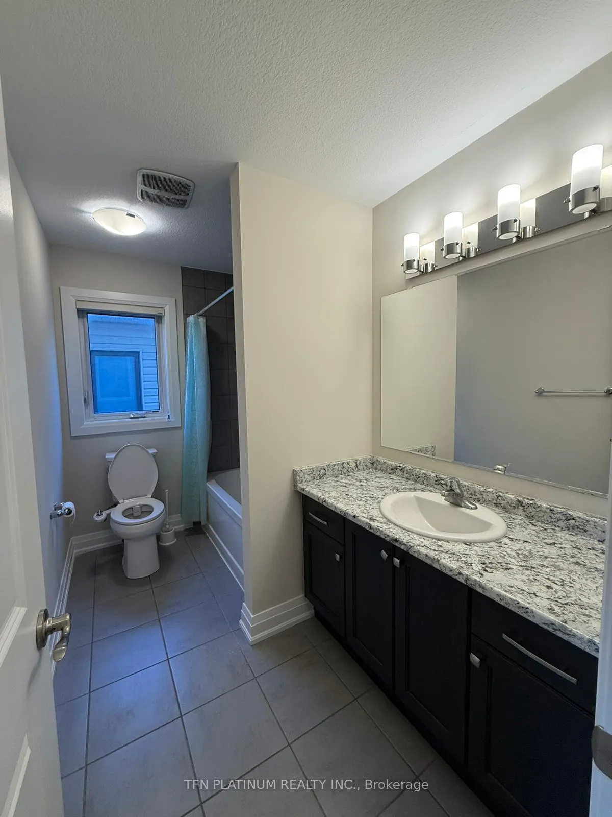 Photo 15 of 103 Monarch Woods Drive, Kitchener — HOMEH