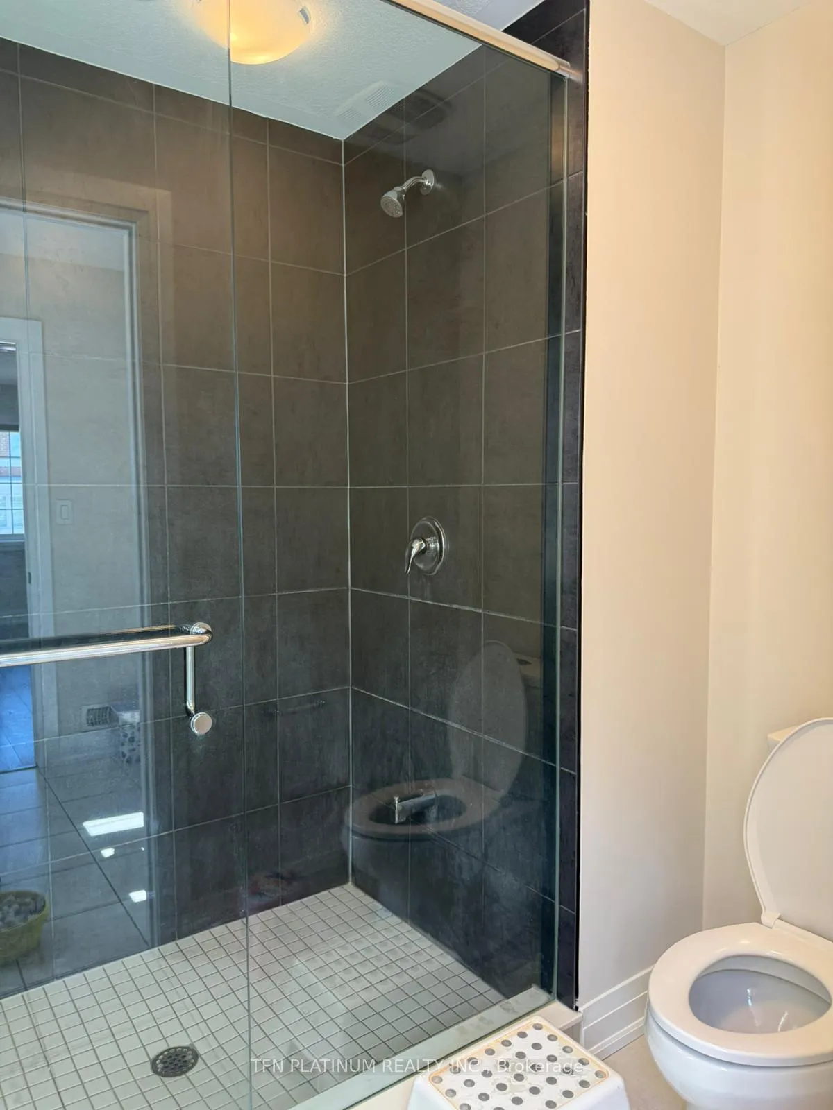 Photo 16 of 103 Monarch Woods Drive, Kitchener — HOMEH