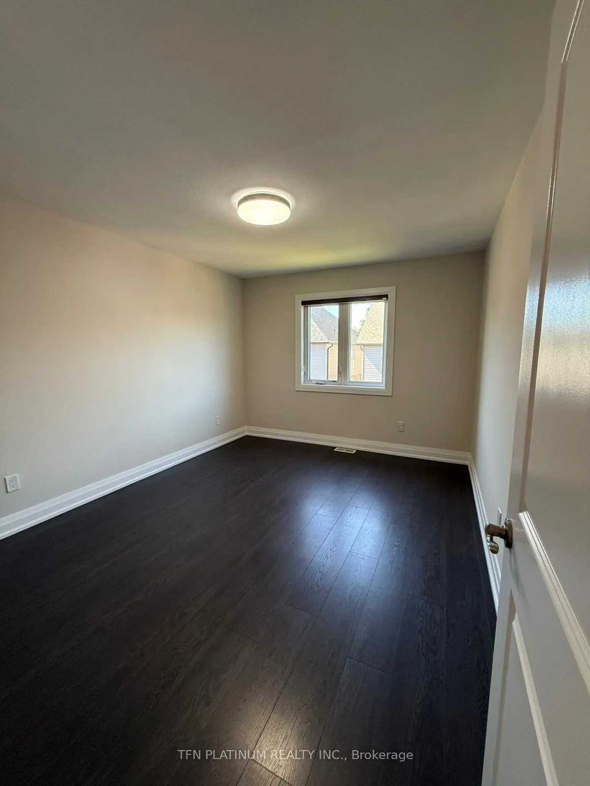 Photo 17 of 103 Monarch Woods Drive, Kitchener — HOMEH