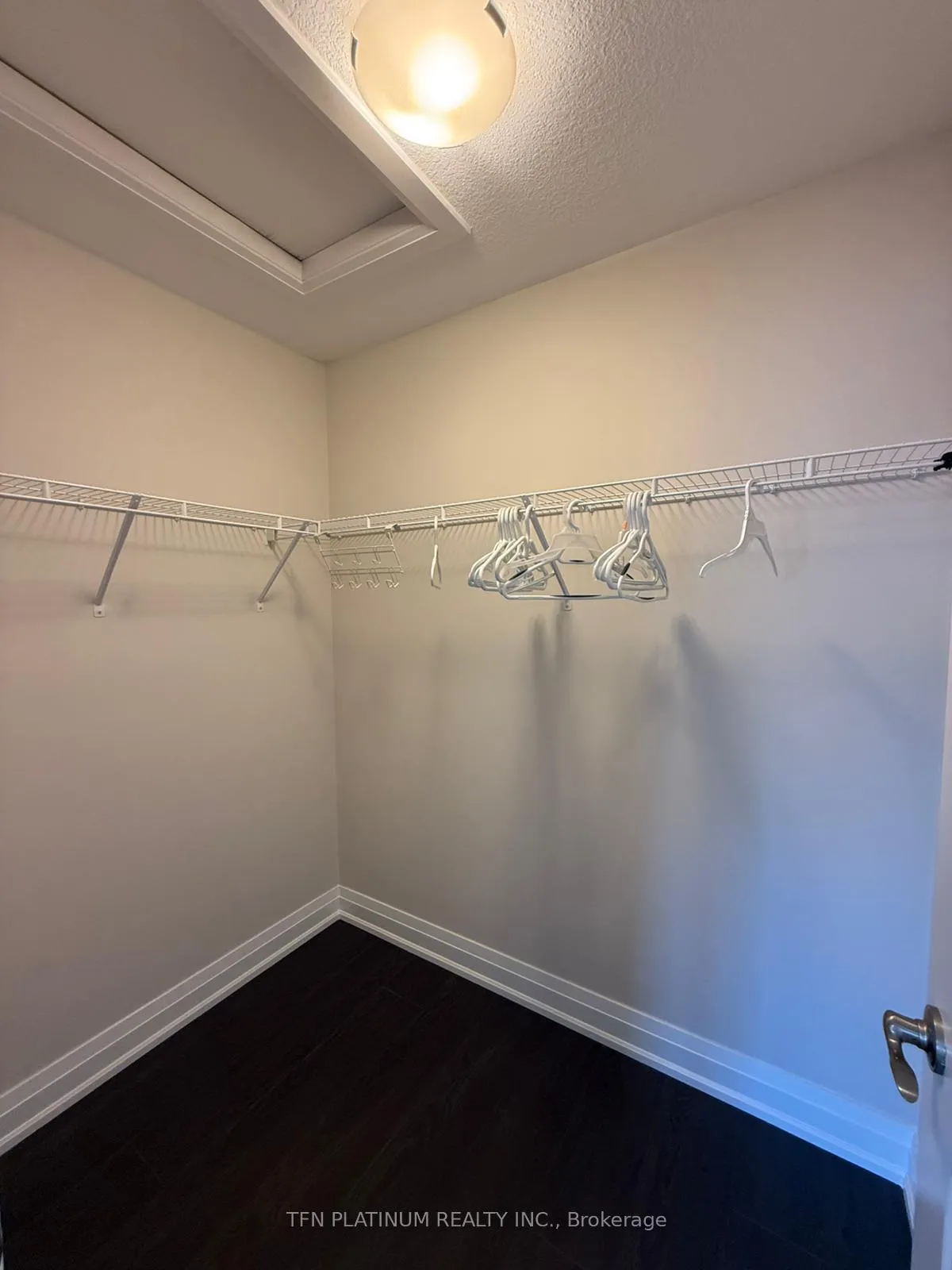 Photo 18 of 103 Monarch Woods Drive, Kitchener — HOMEH