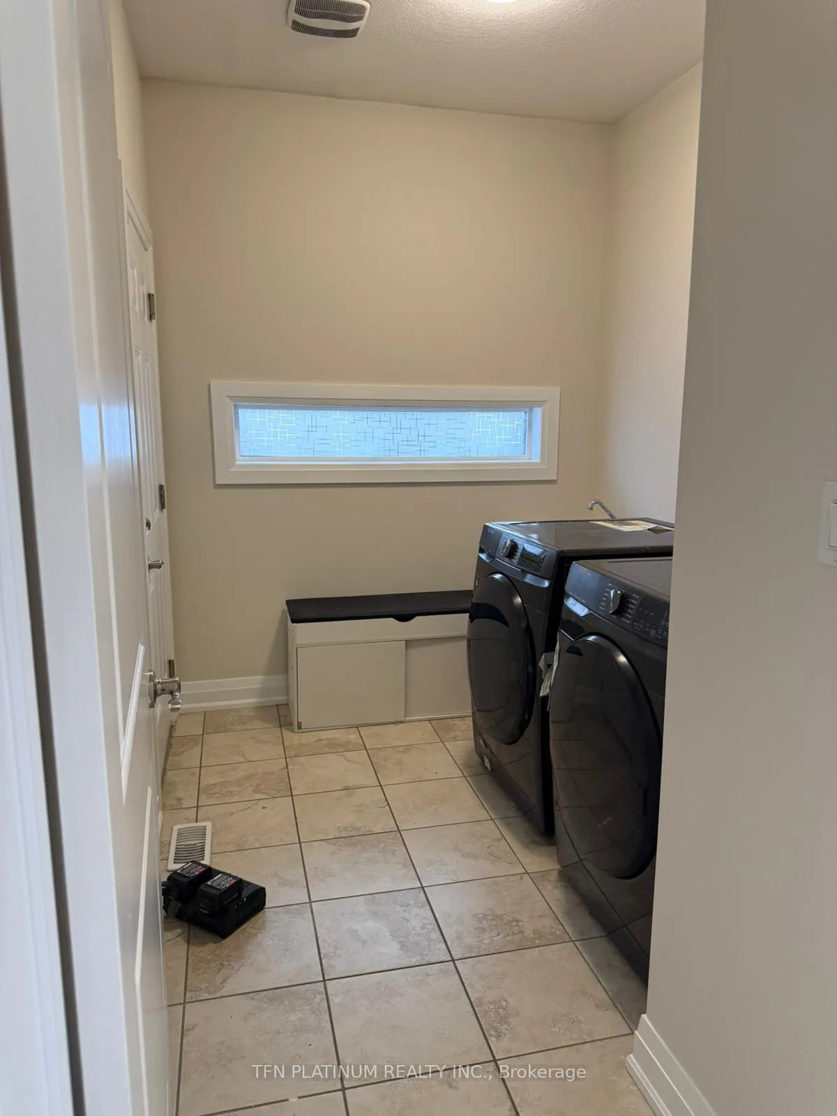Photo 19 of 103 Monarch Woods Drive, Kitchener — HOMEH