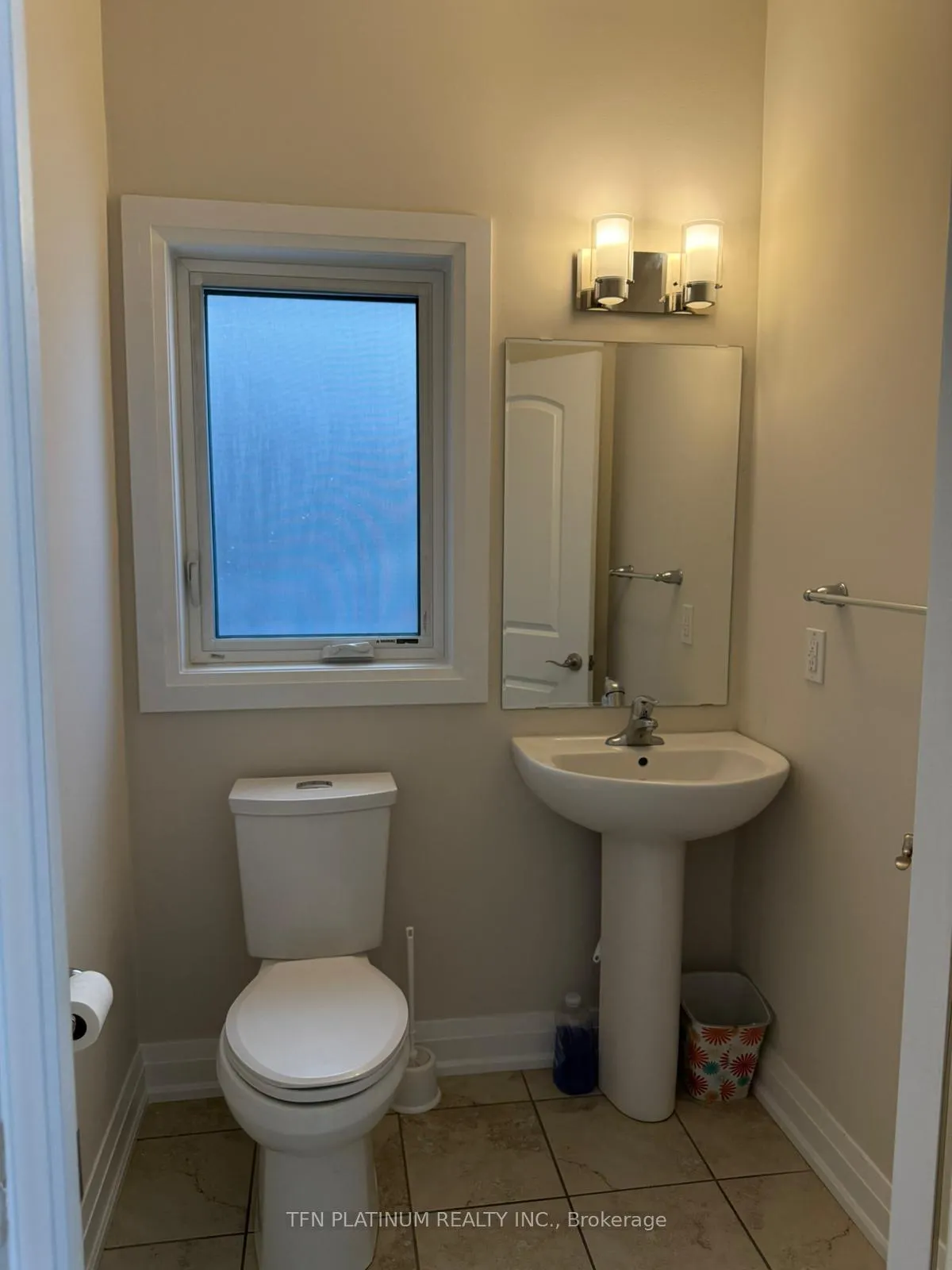 Photo 20 of 103 Monarch Woods Drive, Kitchener — HOMEH