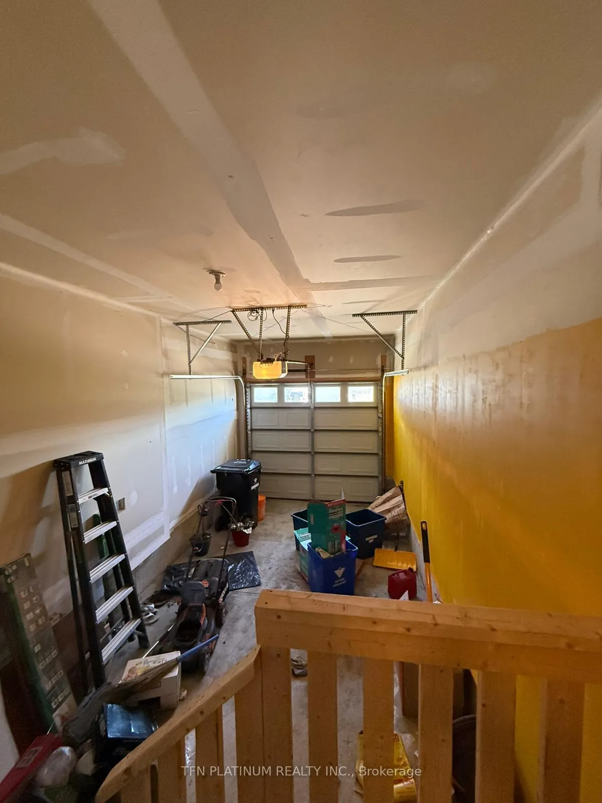 Photo 21 of 103 Monarch Woods Drive, Kitchener — HOMEH
