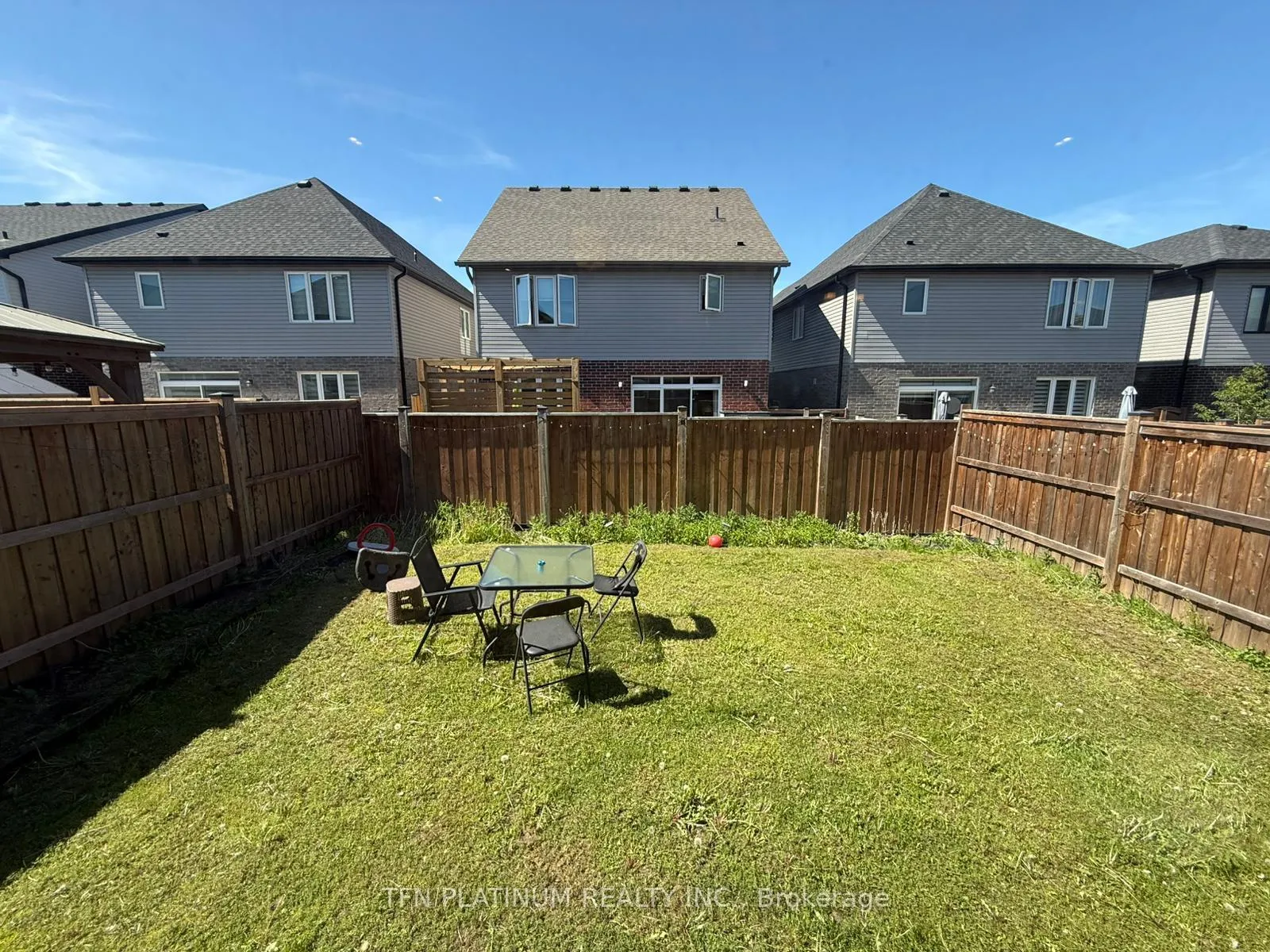 Photo 22 of 103 Monarch Woods Drive, Kitchener — HOMEH