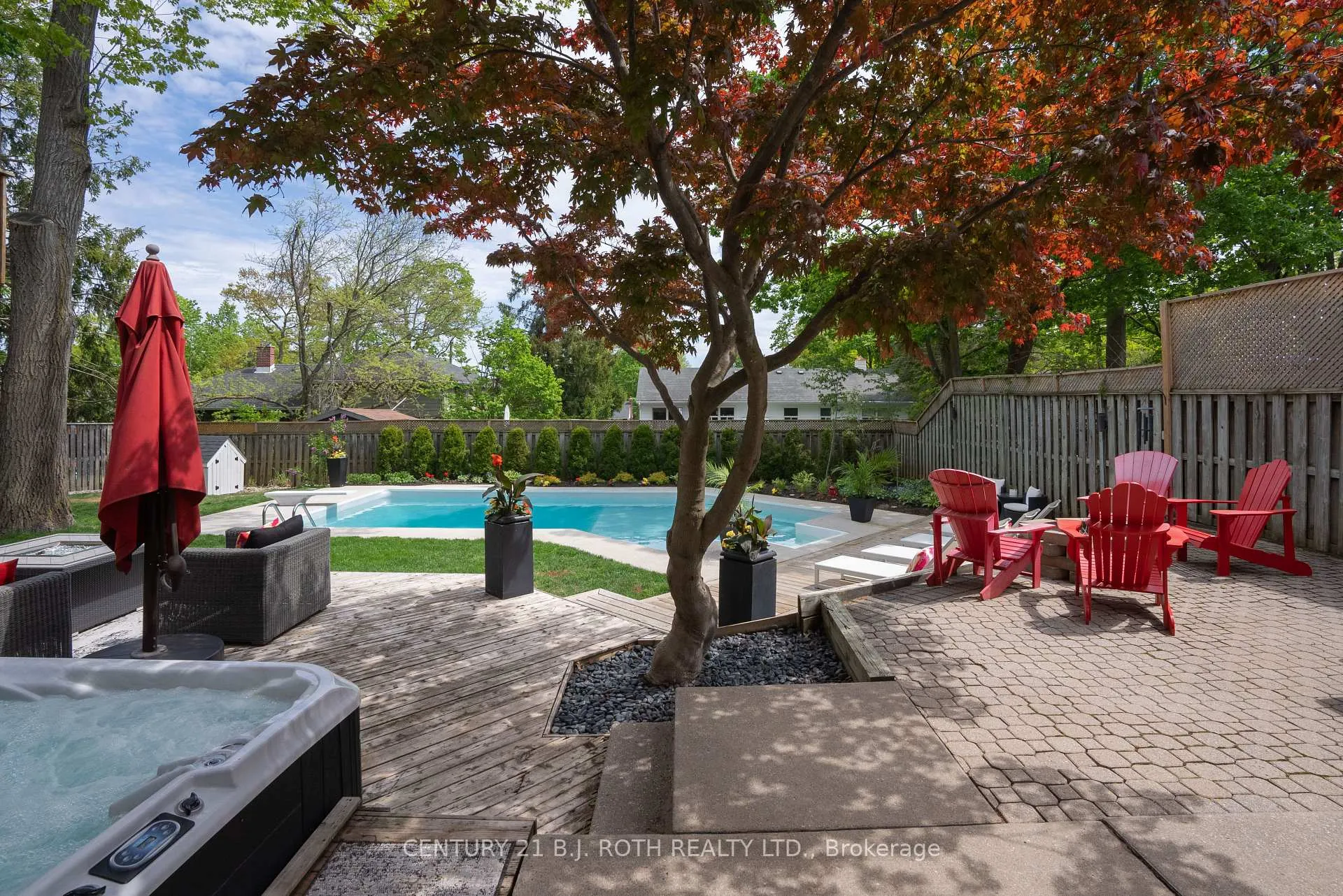 Photo 34 of 29 Castle Drive, Barrie, Sunnidale — HOMEH