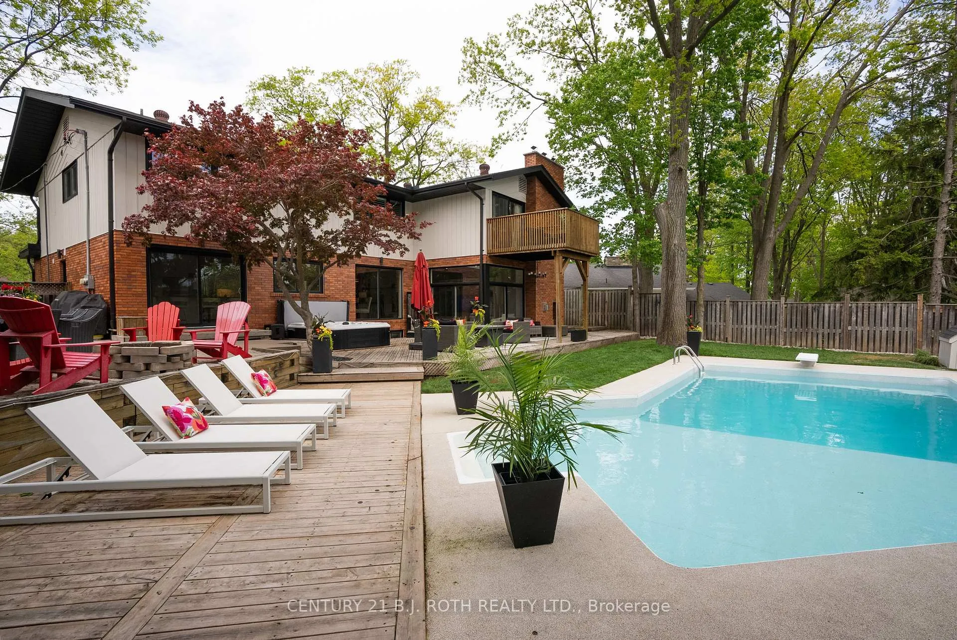 Photo 35 of 29 Castle Drive, Barrie, Sunnidale — HOMEH