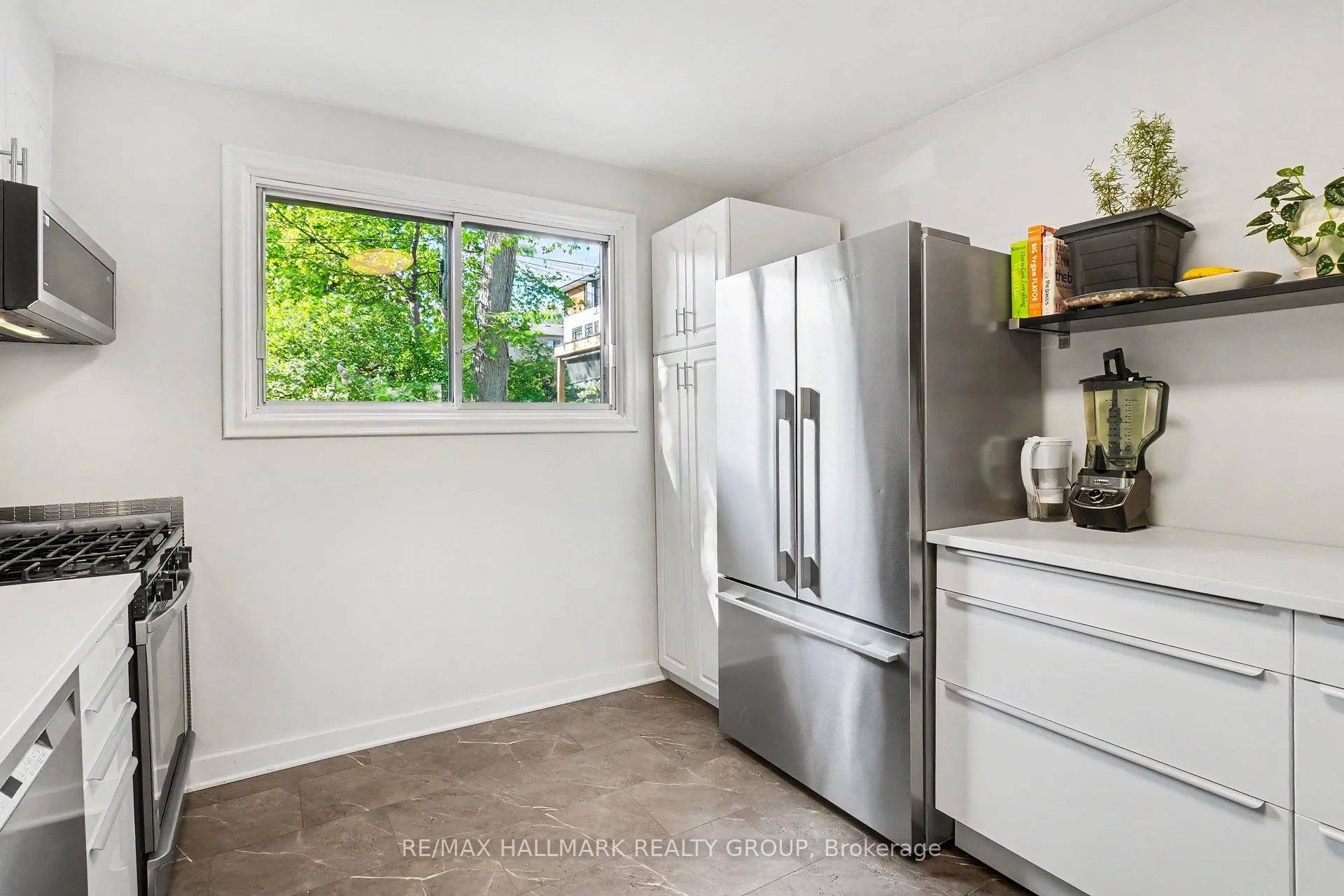 Photo 11 of 371 Sunnyside Avenue, Ottawa, Old Ottawa South — HOMEH