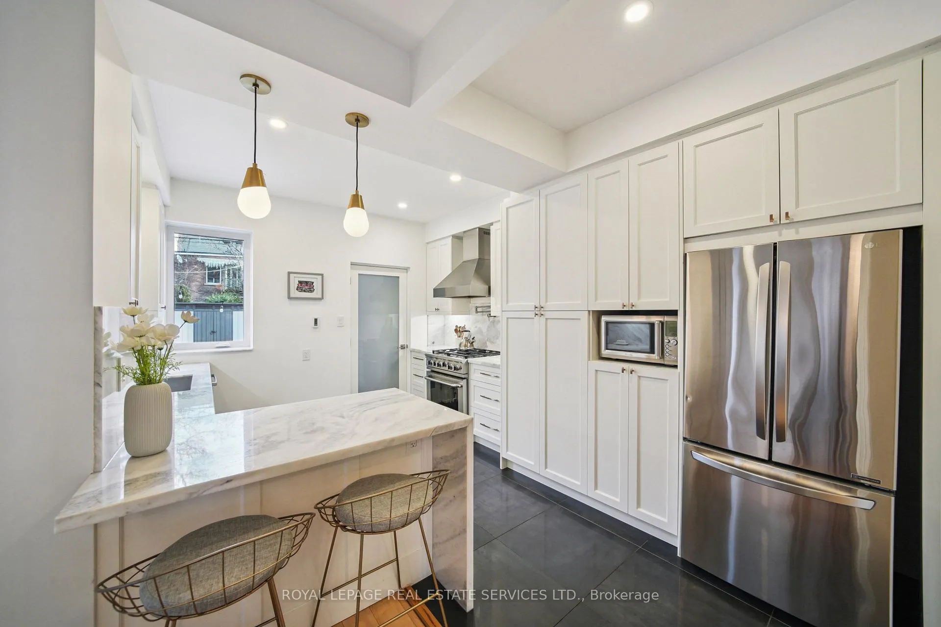Photo 14 of 29 Parkside Drive, Toronto, High Park-Swansea — HOMEH
