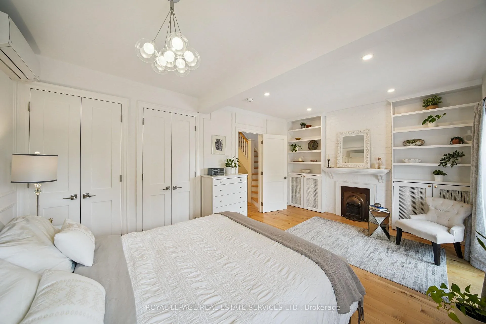 Photo 20 of 29 Parkside Drive, Toronto, High Park-Swansea — HOMEH