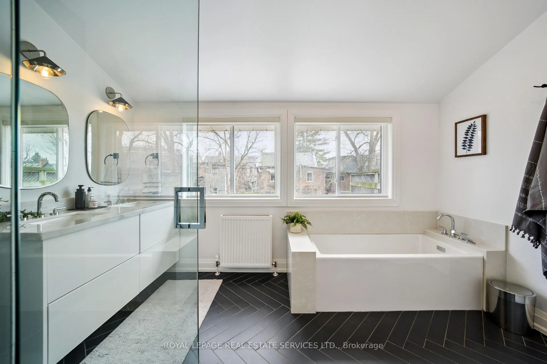 Photo 23 of 29 Parkside Drive, Toronto, High Park-Swansea — HOMEH