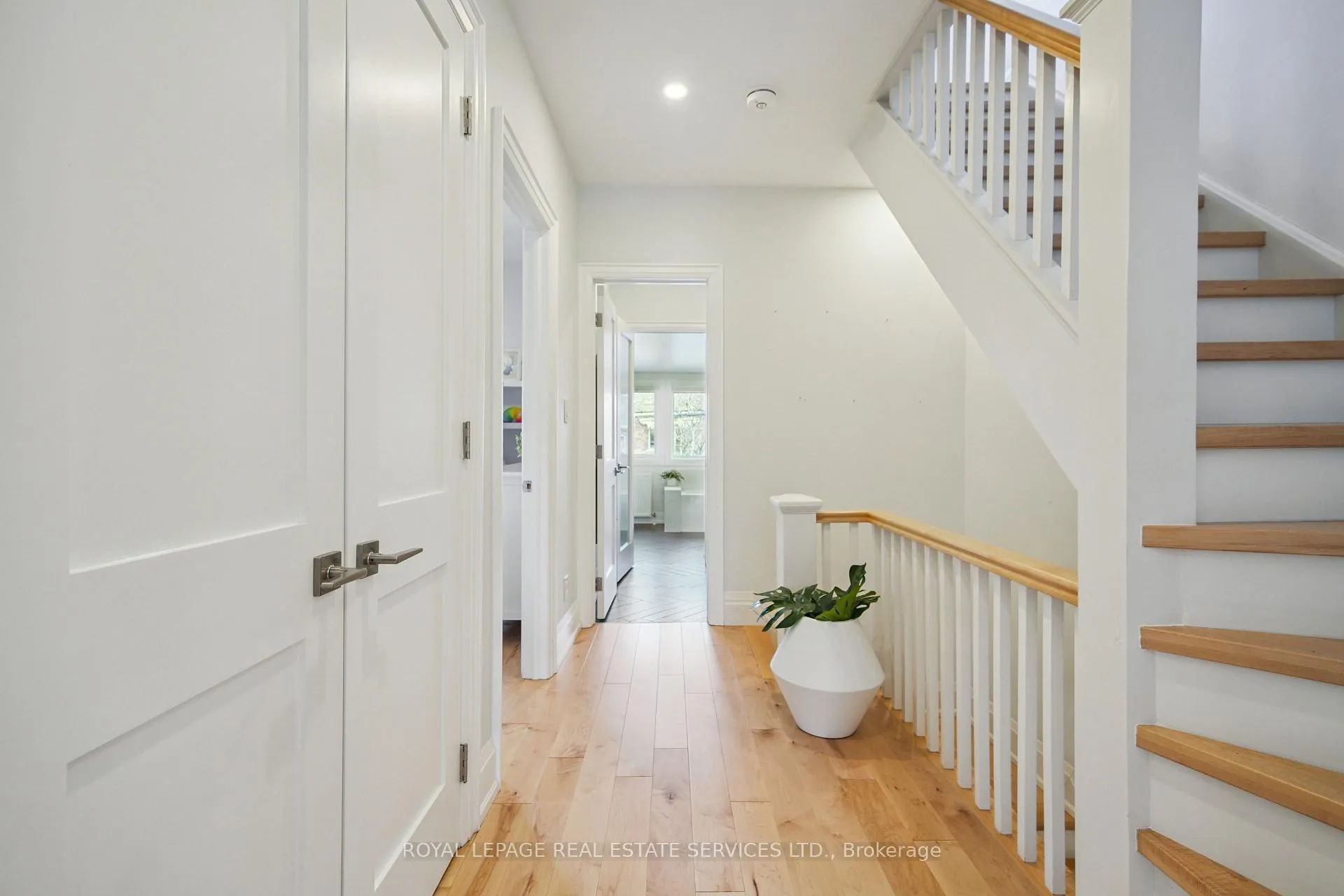 Photo 27 of 29 Parkside Drive, Toronto, High Park-Swansea — HOMEH