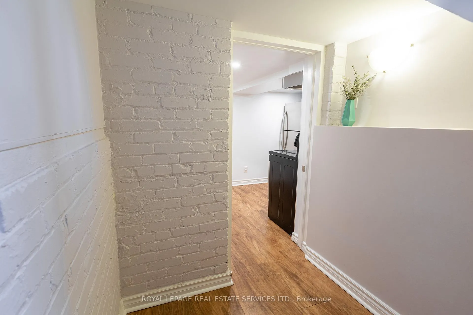 Photo 30 of 29 Parkside Drive, Toronto, High Park-Swansea — HOMEH