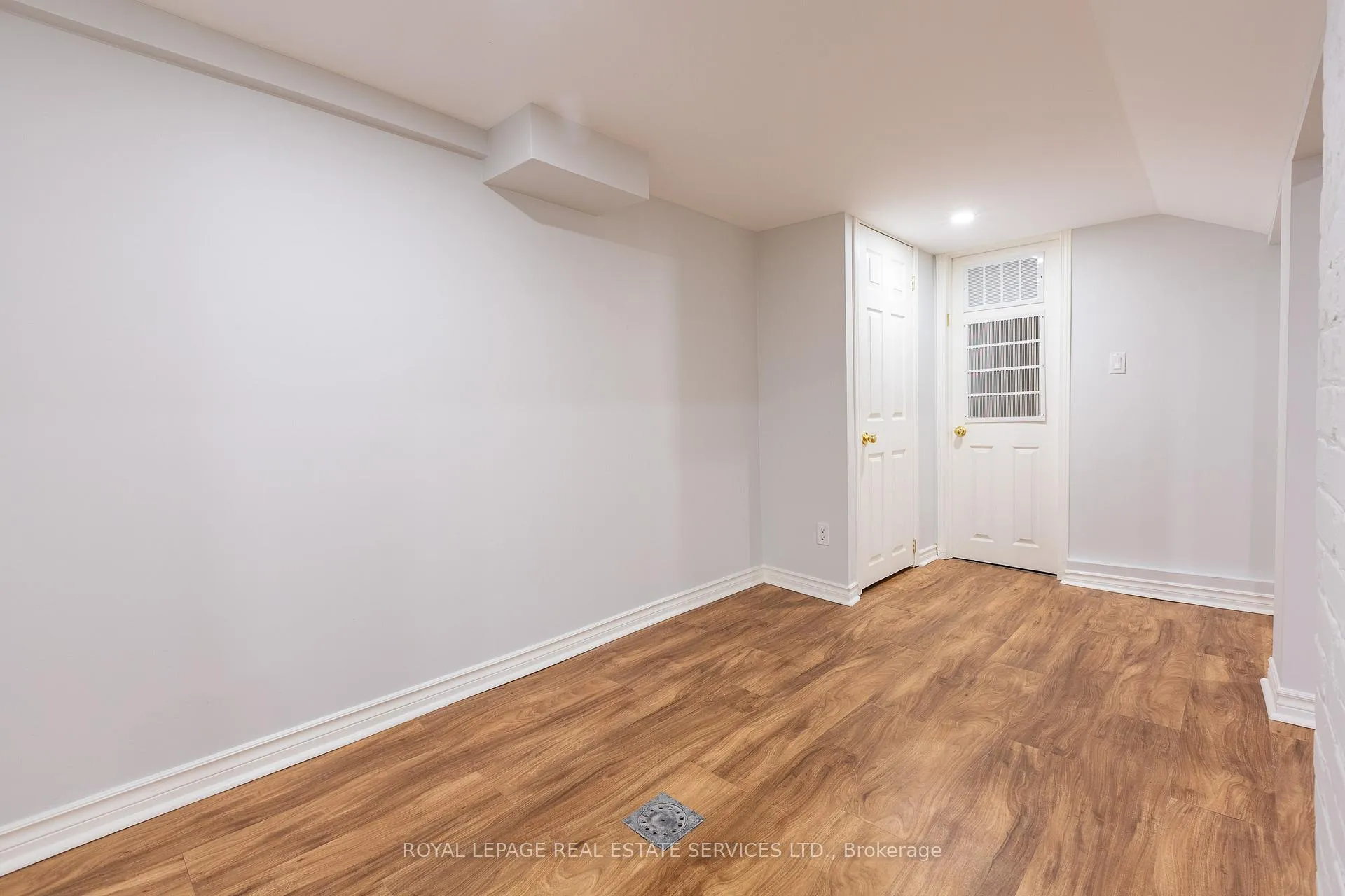 Photo 36 of 29 Parkside Drive, Toronto, High Park-Swansea — HOMEH