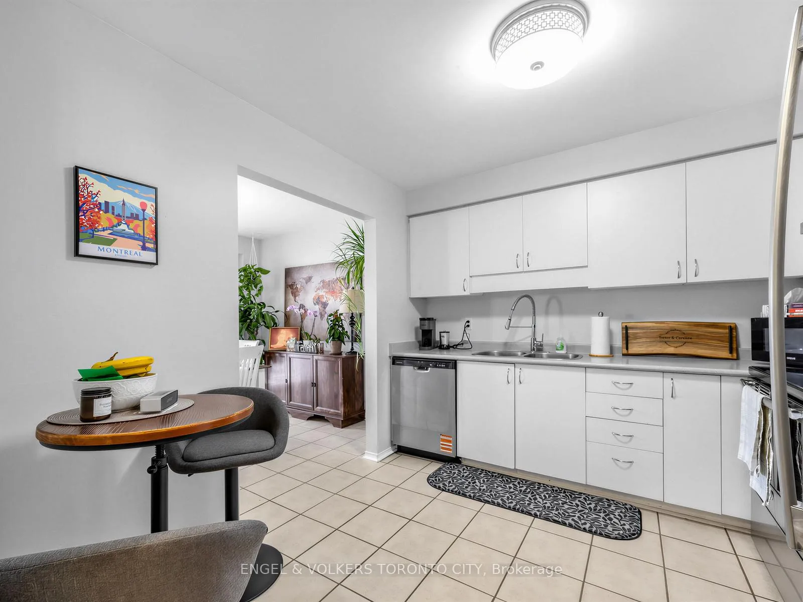 Photo 4 of 15 Fulton Crescent, Whitby, Williamsburg — HOMEH