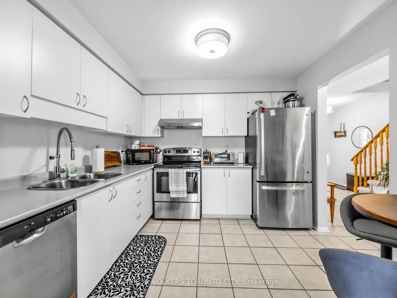 Photo 6 of 15 Fulton Crescent, Whitby, Williamsburg — HOMEH