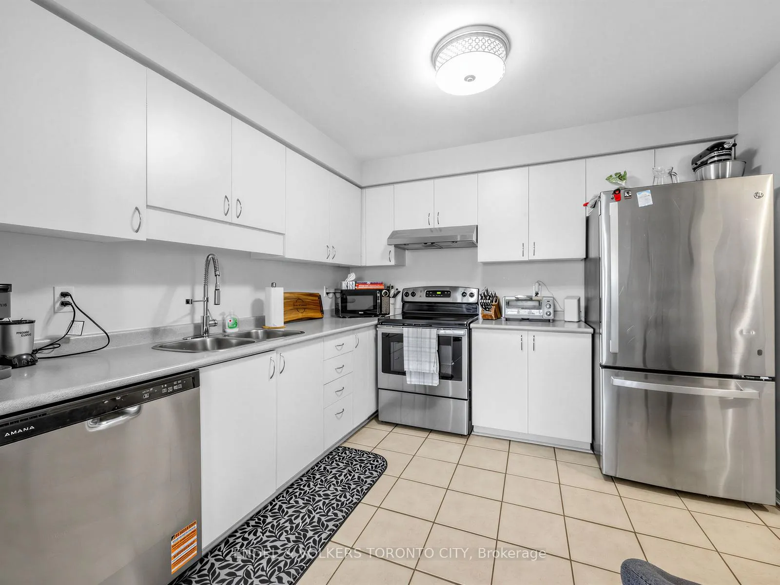 Photo 7 of 15 Fulton Crescent, Whitby, Williamsburg — HOMEH