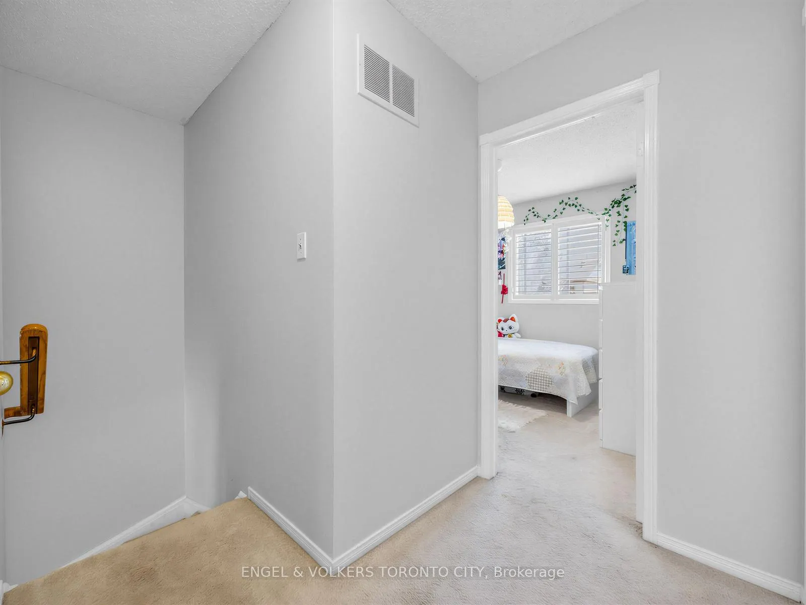 Photo 23 of 15 Fulton Crescent, Whitby, Williamsburg — HOMEH