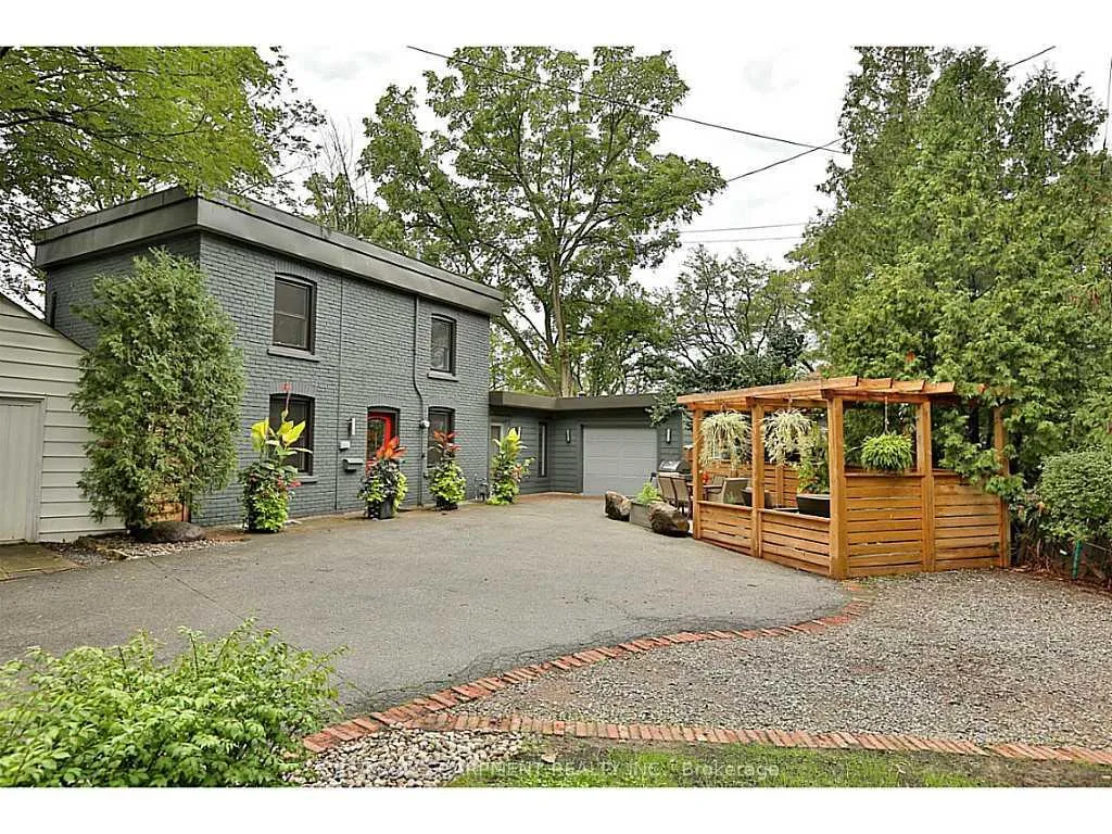 Photo 1 of 1276 Spring Gardens Road, Burlington, Bayview — HOMEH