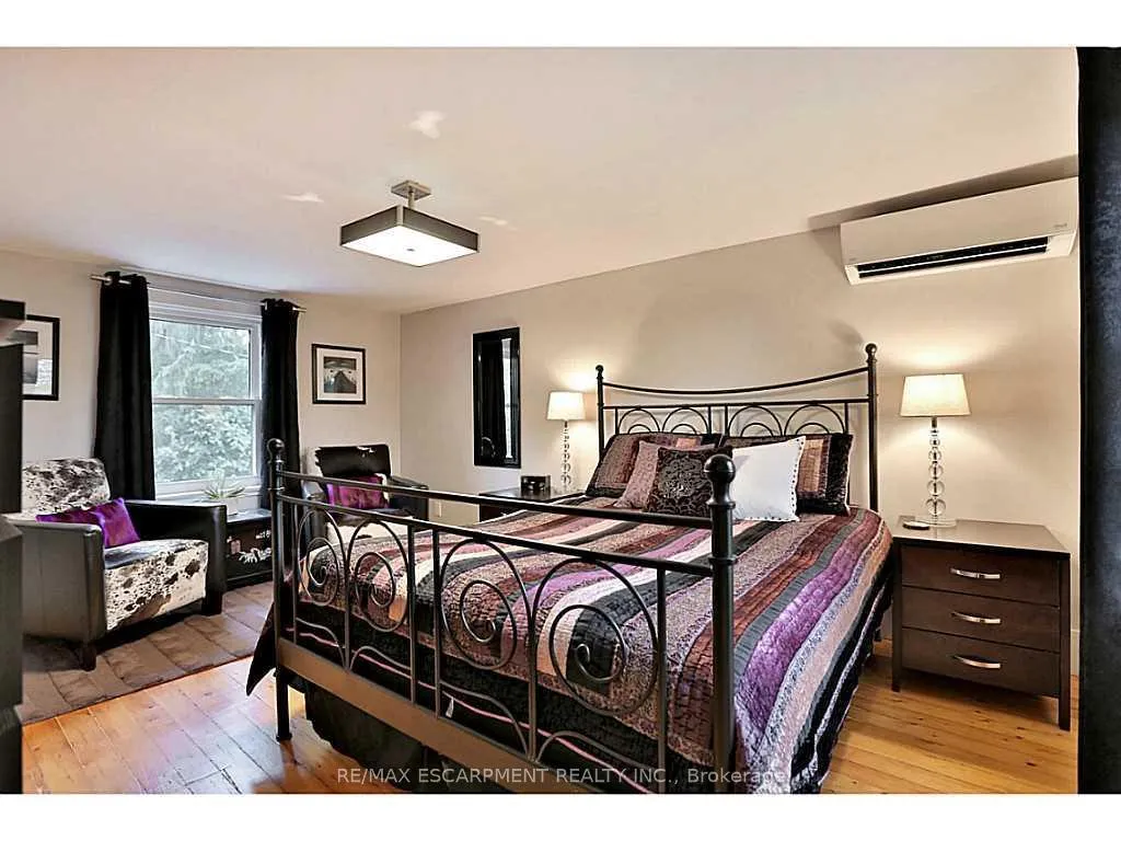 Photo 10 of 1276 Spring Gardens Road, Burlington, Bayview — HOMEH