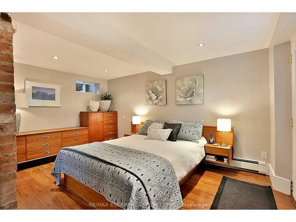 Photo 13 of 1276 Spring Gardens Road, Burlington, Bayview — HOMEH