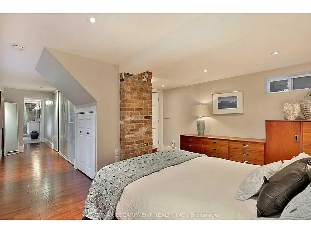 Photo 14 of 1276 Spring Gardens Road, Burlington, Bayview — HOMEH