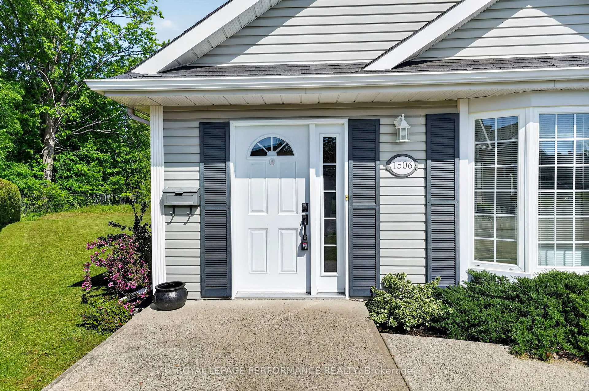 Photo 5 of 1506 Frank Court, Cornwall — HOMEH