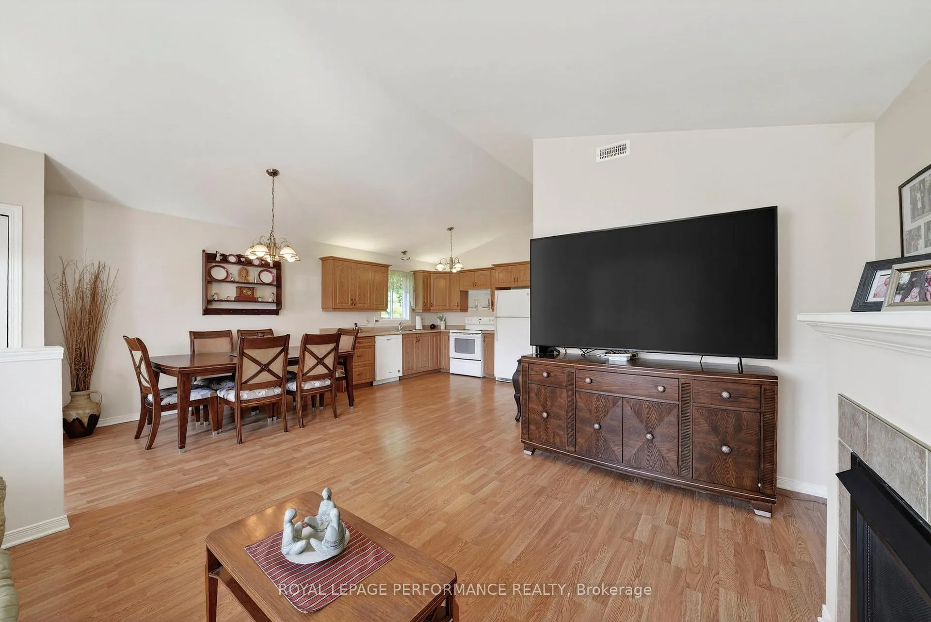 Photo 10 of 1506 Frank Court, Cornwall — HOMEH