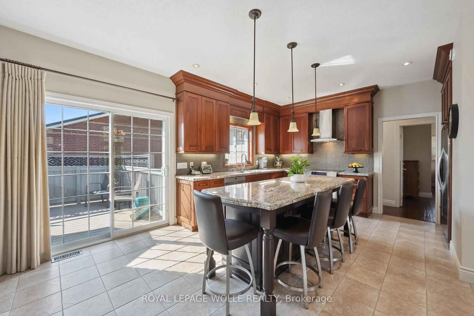 Photo 7 of 20 Bonniewood Drive, Mapleton, Rural Mapleton — HOMEH