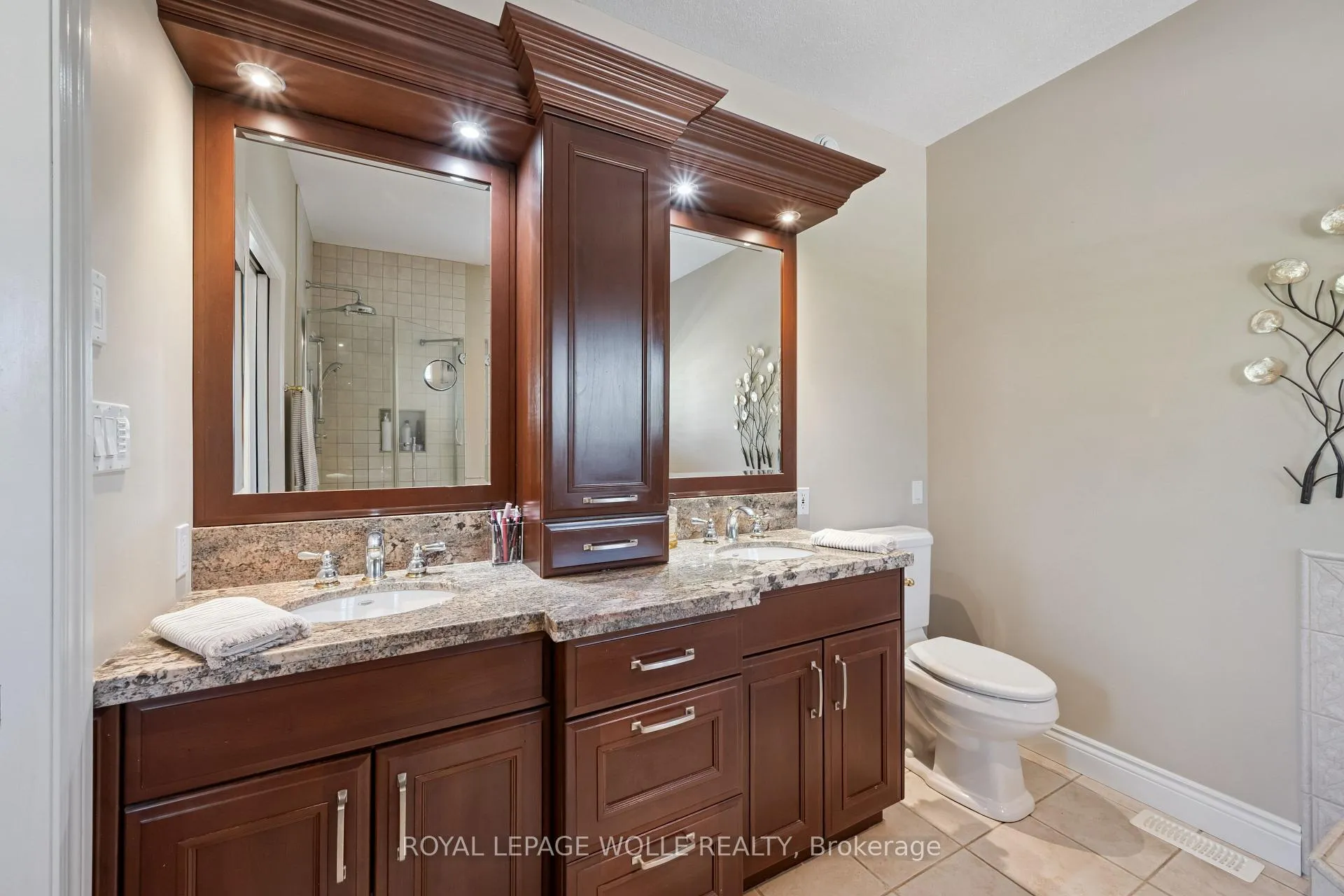 Photo 13 of 20 Bonniewood Drive, Mapleton, Rural Mapleton — HOMEH