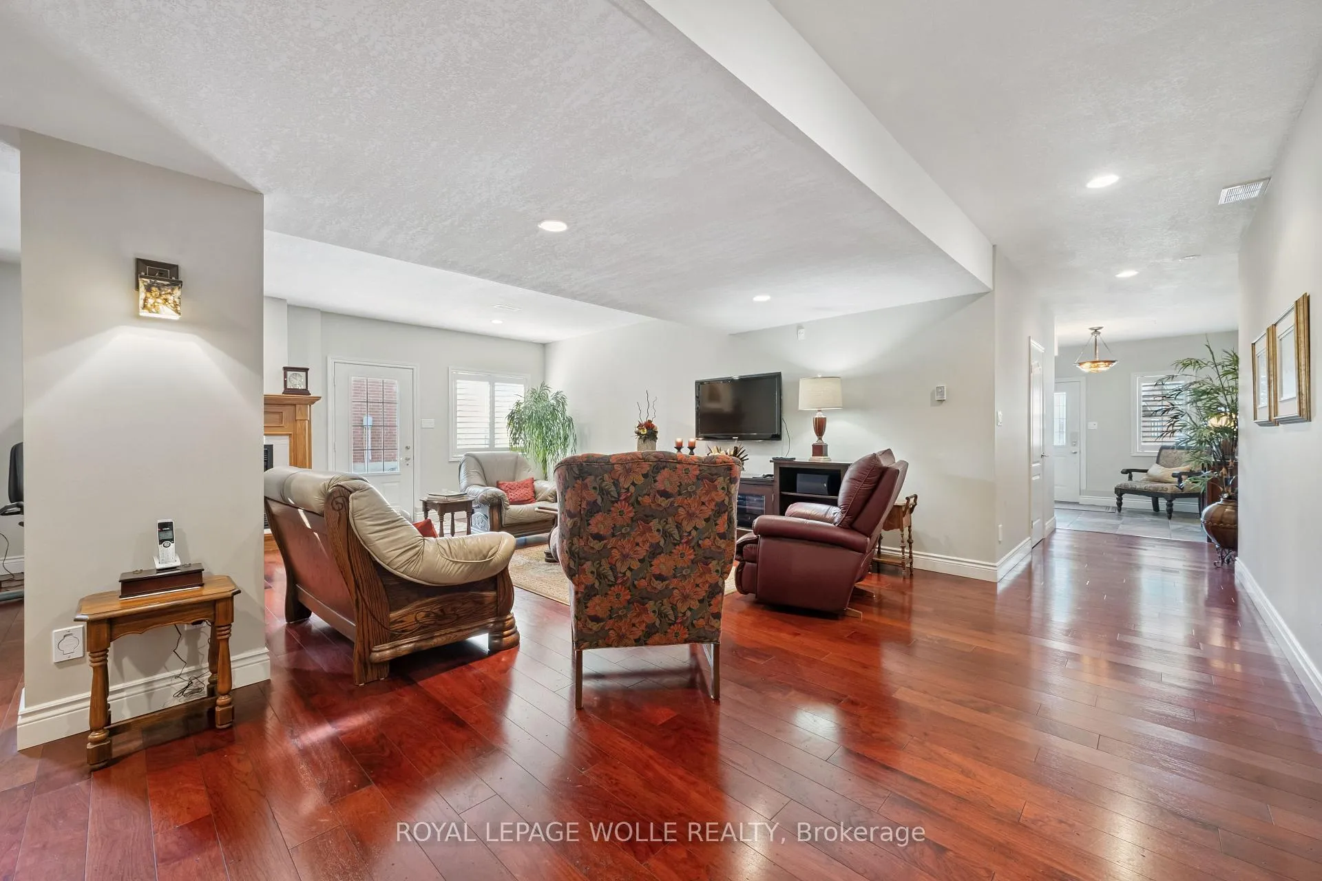 Photo 18 of 20 Bonniewood Drive, Mapleton, Rural Mapleton — HOMEH