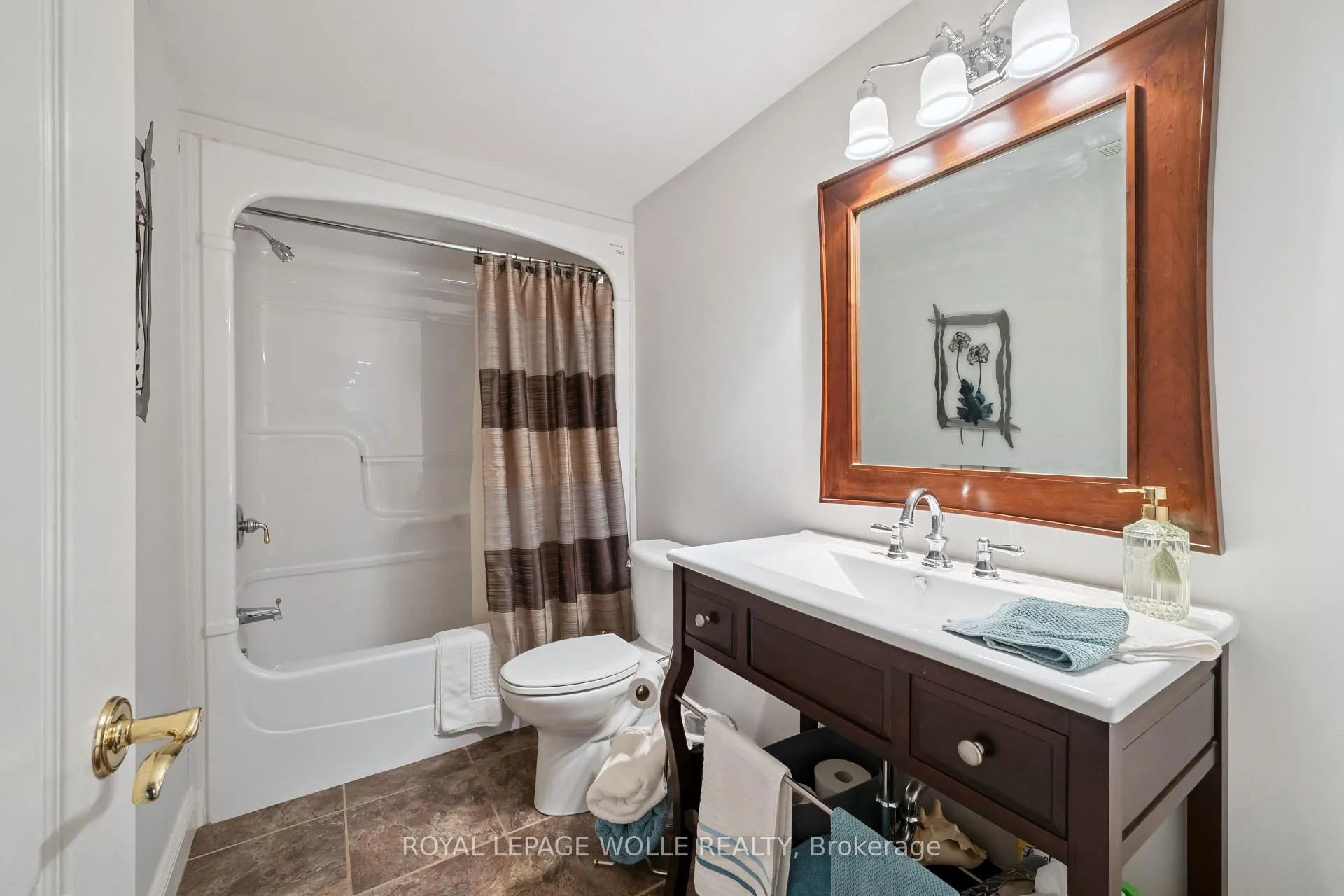 Photo 23 of 20 Bonniewood Drive, Mapleton, Rural Mapleton — HOMEH