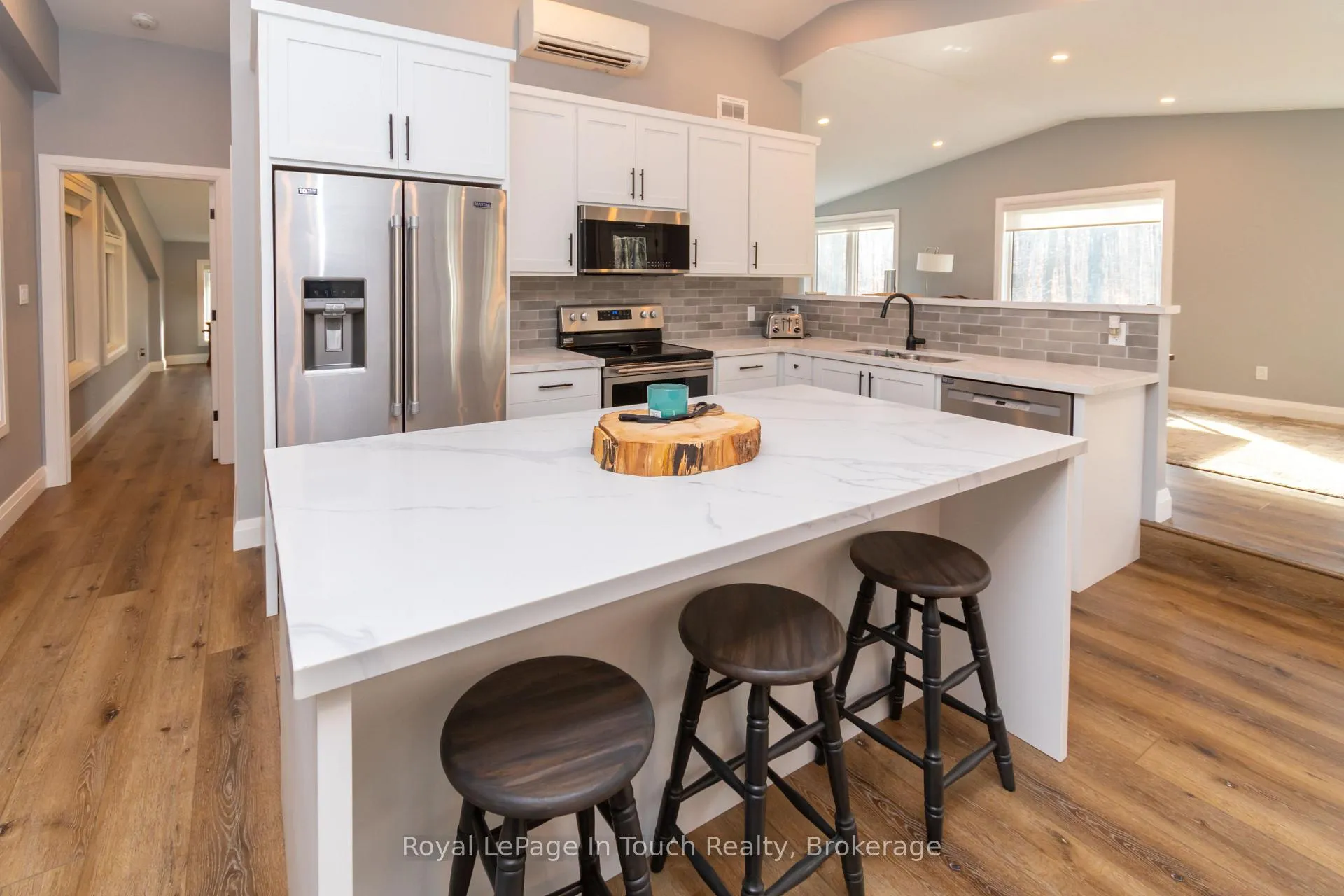 Photo 8 of 1388 Cedarpoint Road, Tiny, Rural Tiny — HOMEH