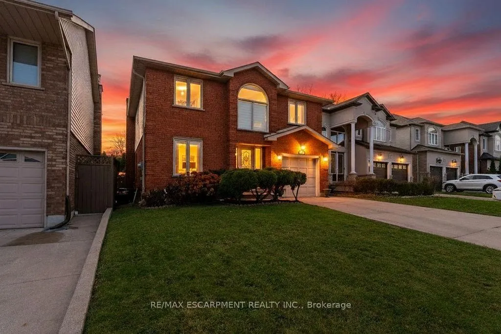 Photo 2 of 113 Greenshire Drive, Hamilton, Gilkson — HOMEH
