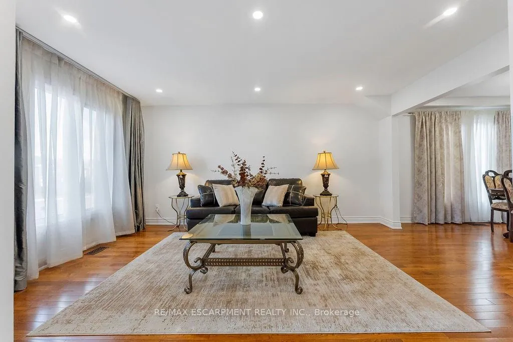 Photo 5 of 113 Greenshire Drive, Hamilton, Gilkson — HOMEH
